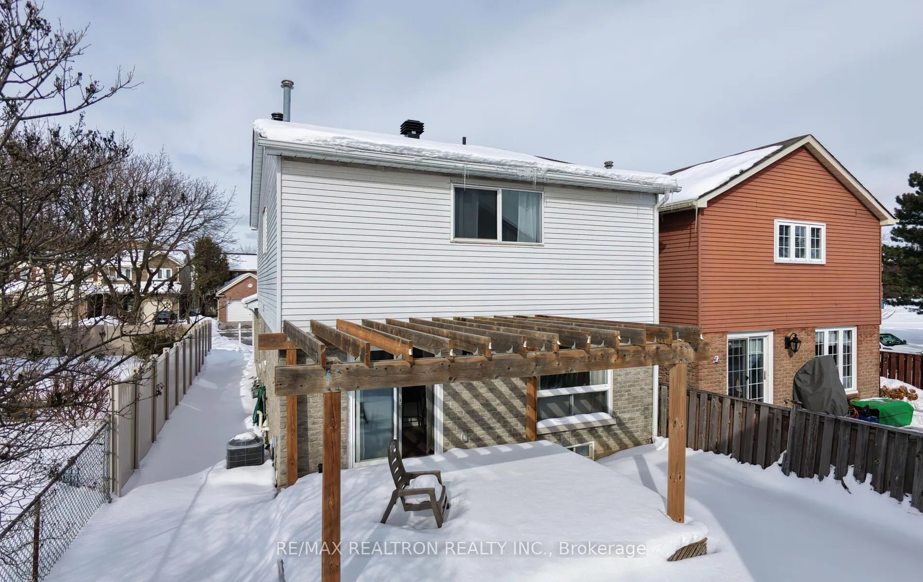 Photo 43 of 110 Lisa Crescent, Vaughan, Crestwood-Springfarm-Yorkhill — HOMEH