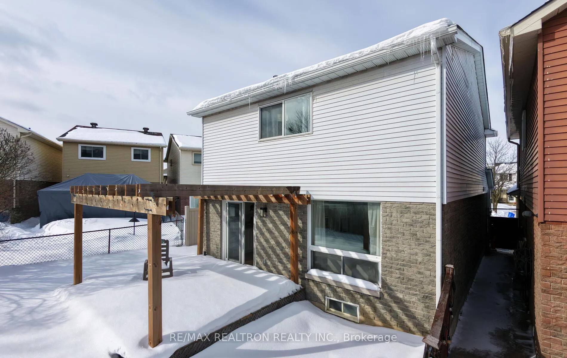 Photo 46 of 110 Lisa Crescent, Vaughan, Crestwood-Springfarm-Yorkhill — HOMEH