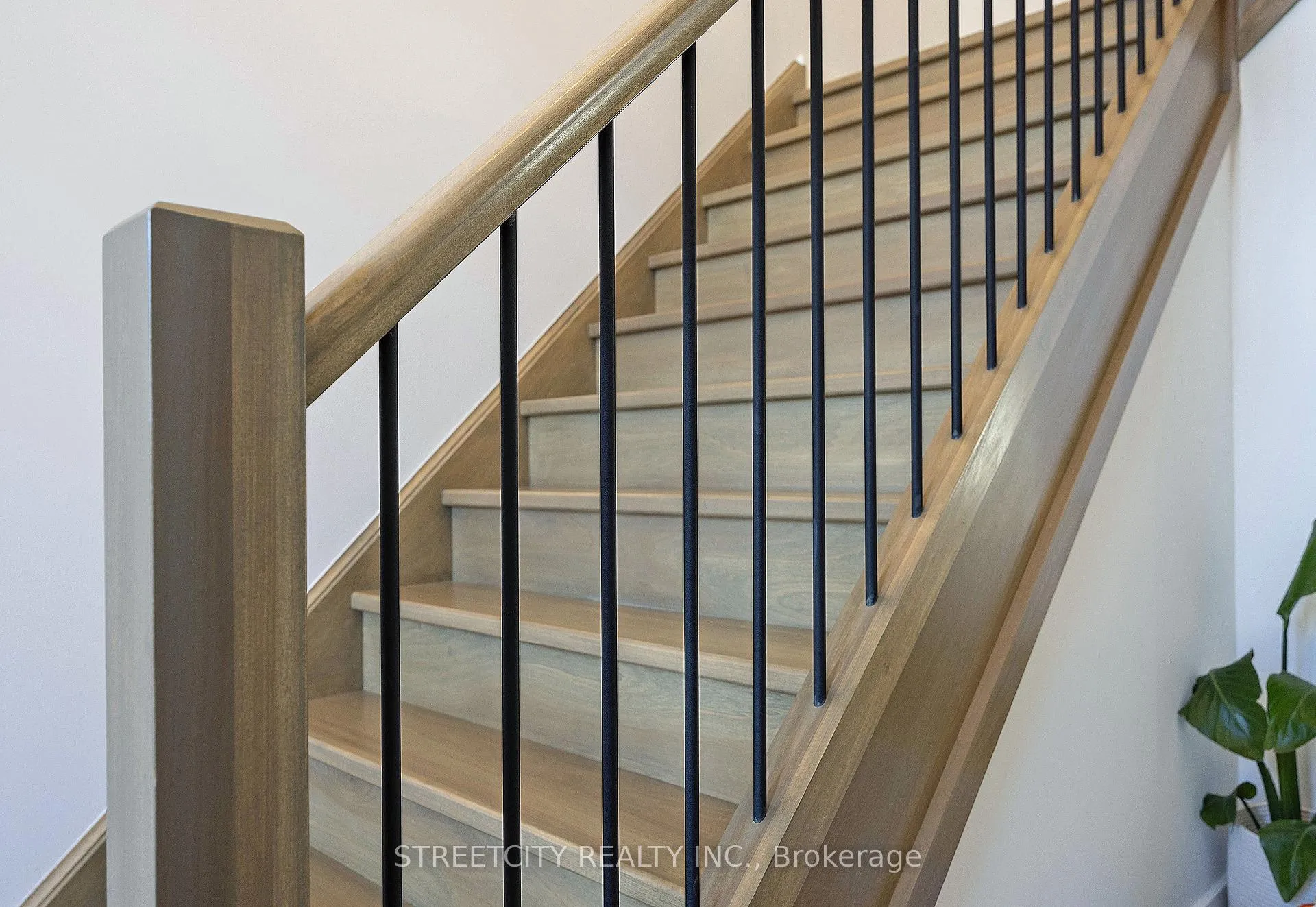 Photo 25 of 1754 Brunson Way, London, South K — HOMEH