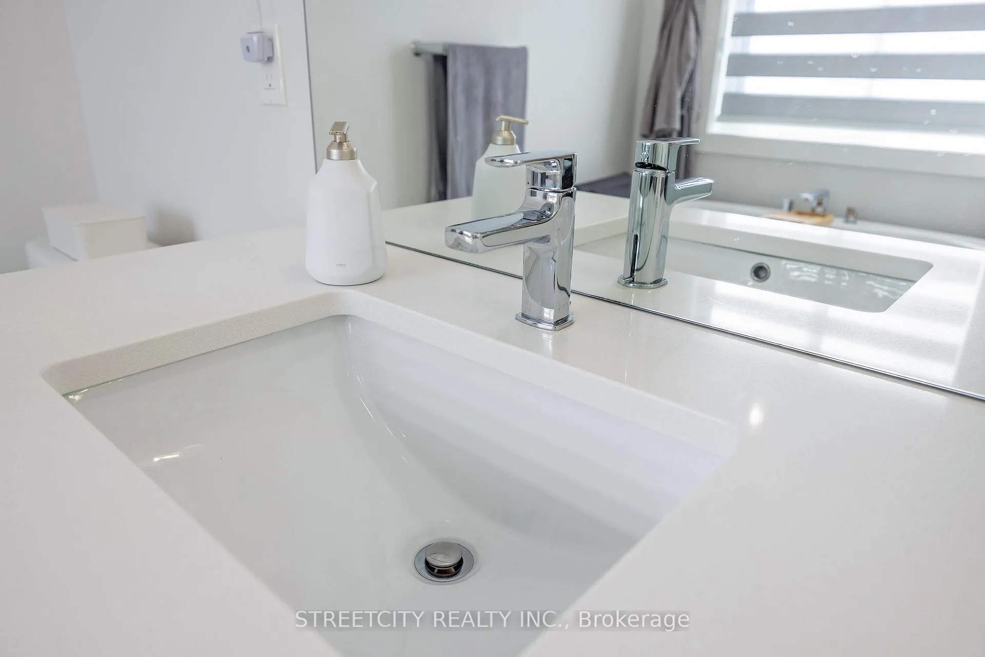Photo 32 of 1754 Brunson Way, London, South K — HOMEH