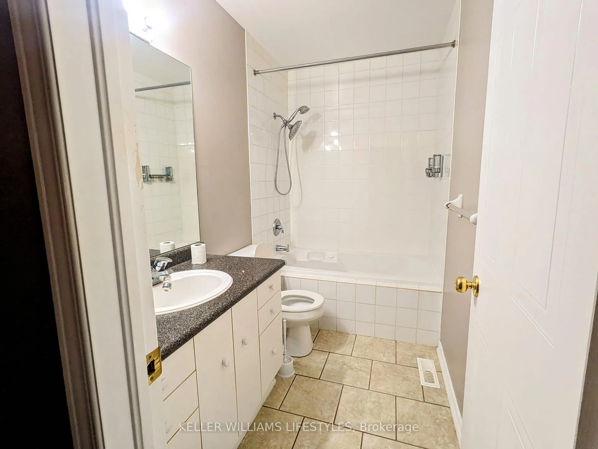 Photo 8 of 582 Talltree Crescent, London, East L — HOMEH