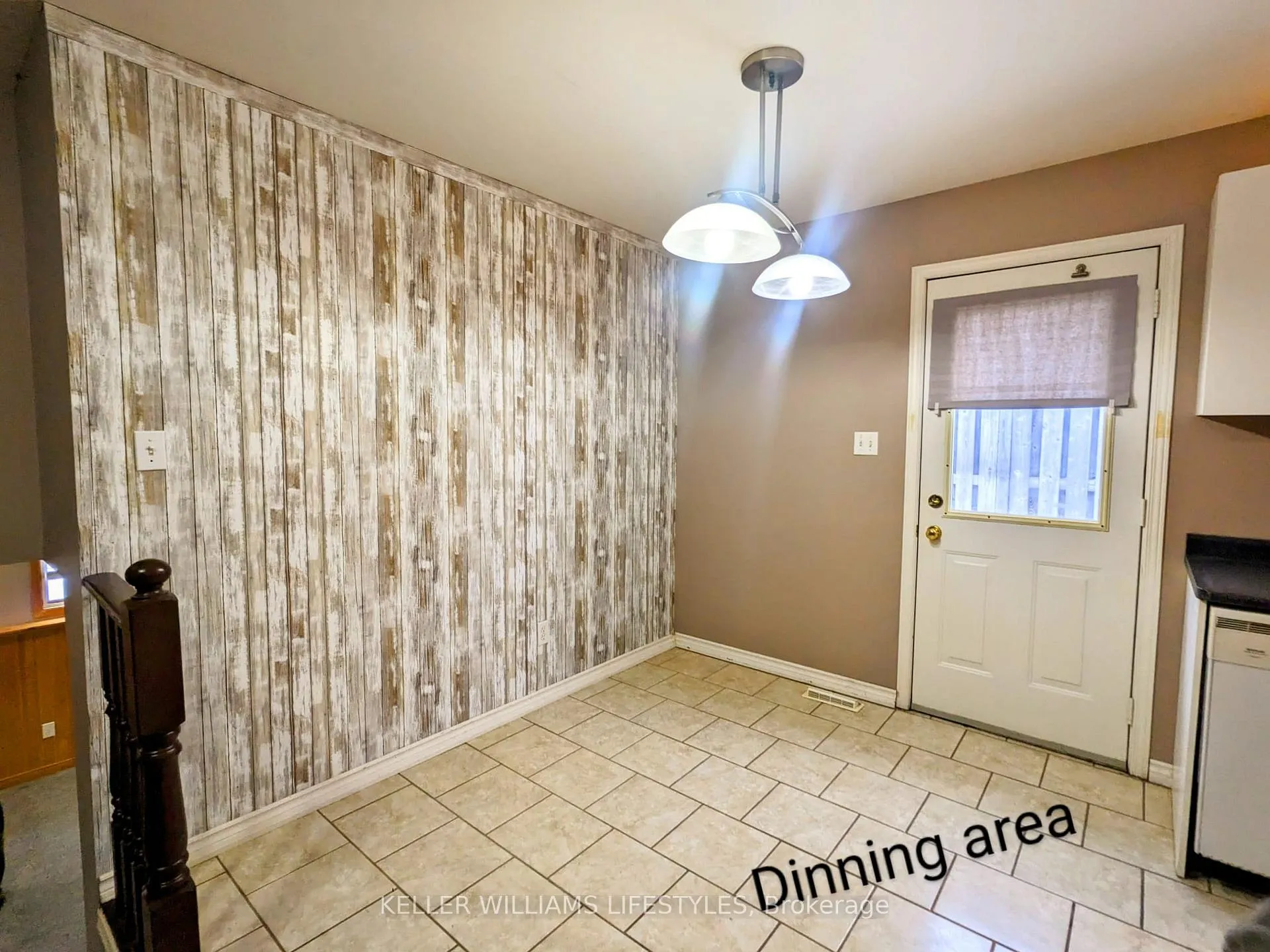 Photo 9 of 582 Talltree Crescent, London, East L — HOMEH