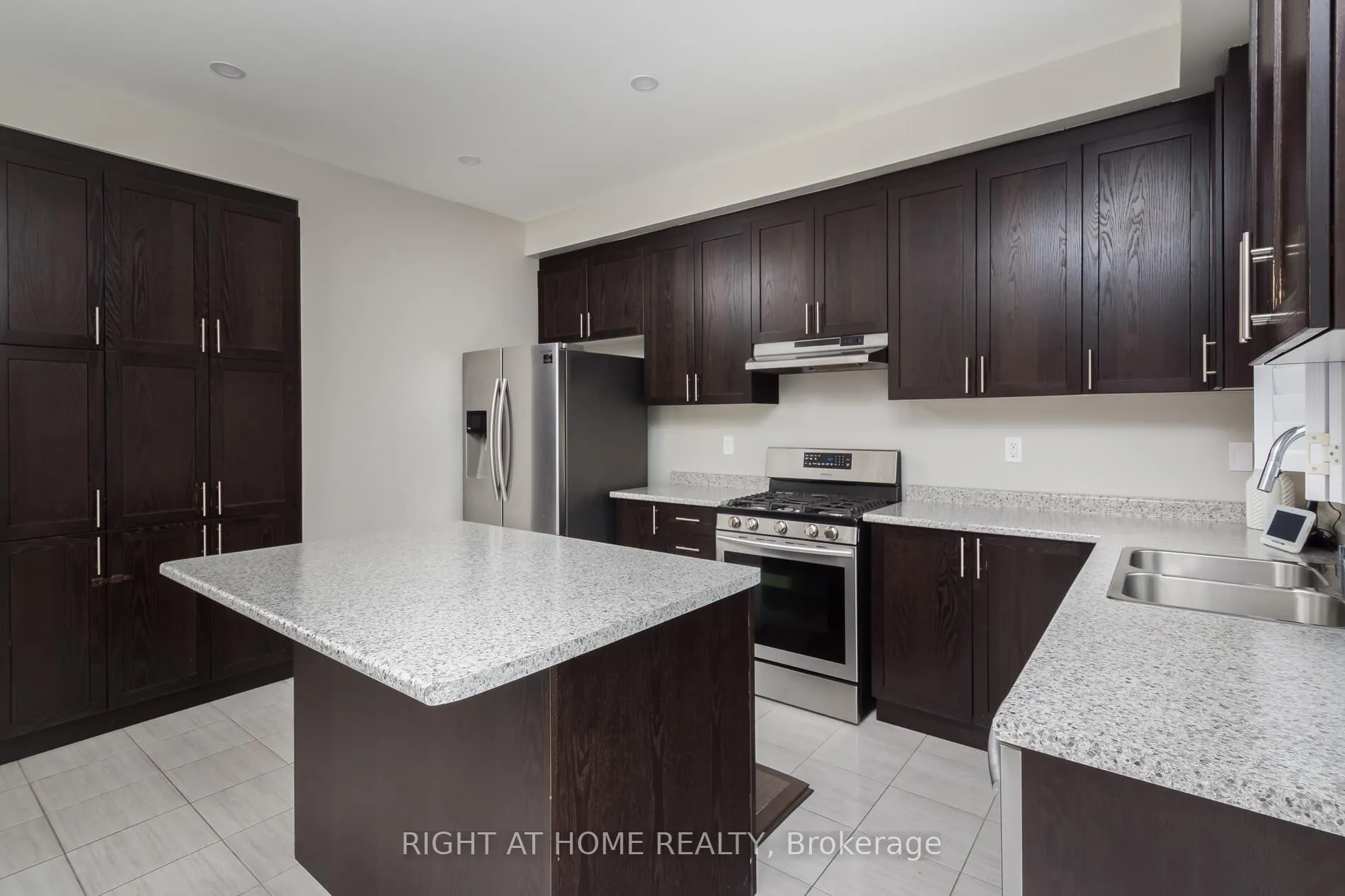Photo 15 of 5 Pridham Place, New Tecumseth, Tottenham — HOMEH