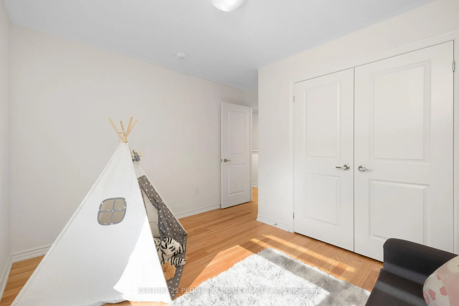 Photo 18 of 18 Heming Street, Brant, Paris — HOMEH