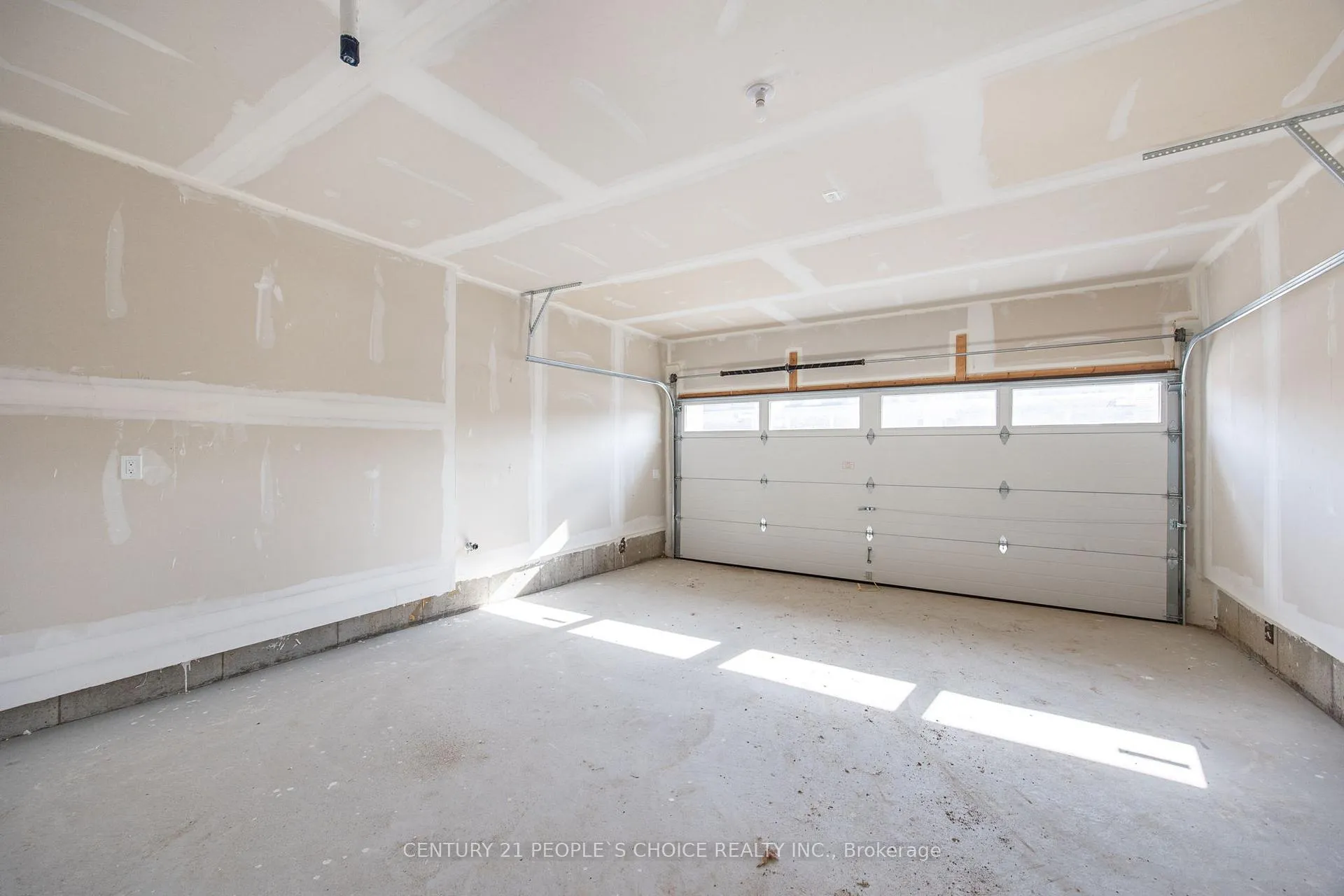 Photo 45 of 18 Heming Street, Brant, Paris — HOMEH