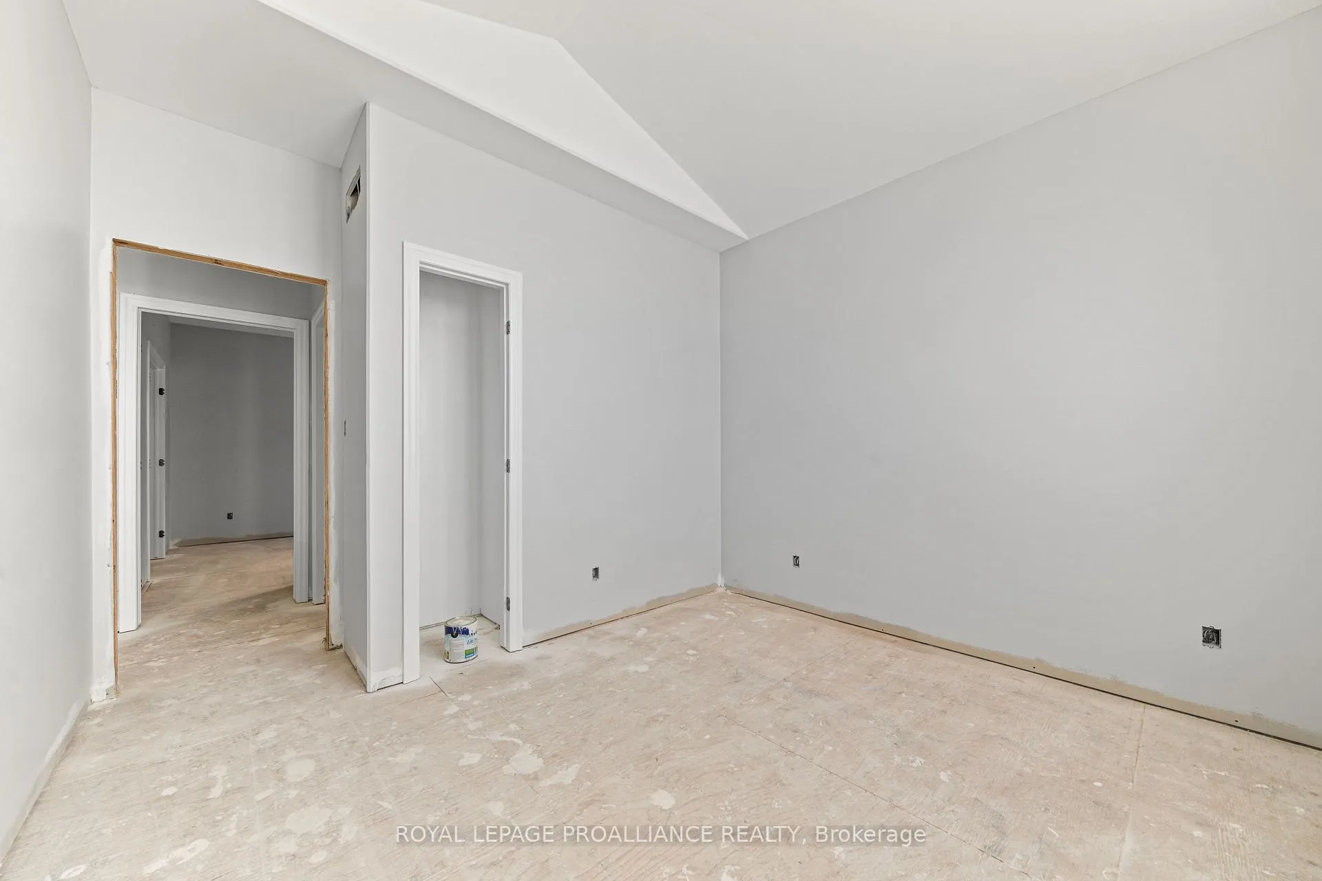 Photo 8 of 15 Andrew Crescent, Quinte West, Murray Ward — HOMEH