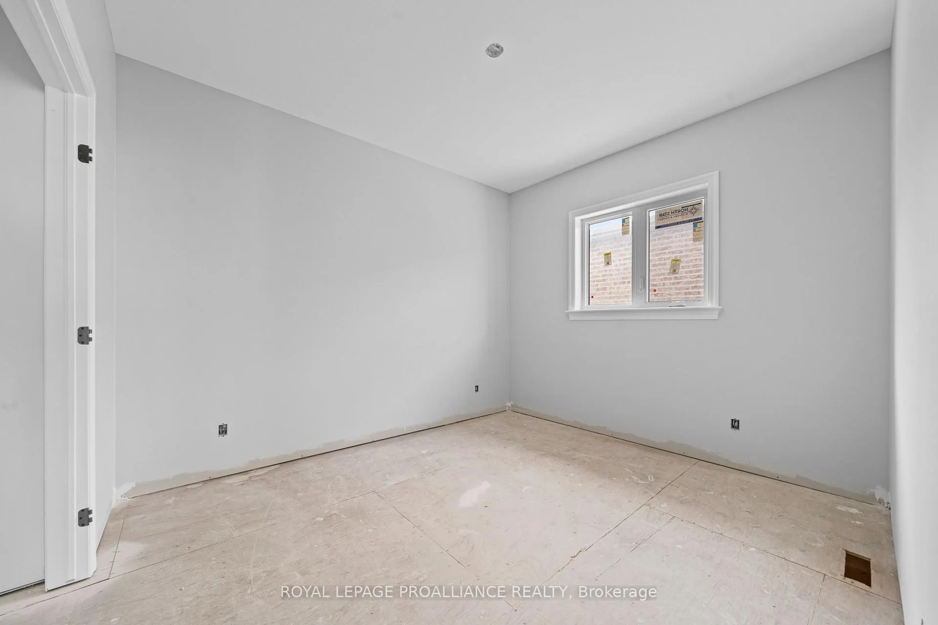 Photo 10 of 15 Andrew Crescent, Quinte West, Murray Ward — HOMEH