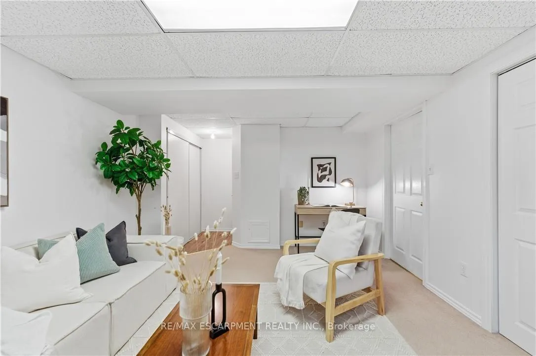 Photo 20 of 142 Silverbirch Avenue, Hamilton, Villages of Glancaster — HOMEH