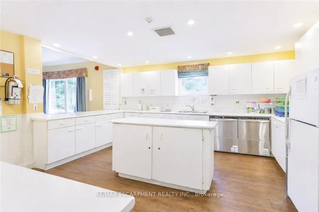 Photo 24 of 142 Silverbirch Avenue, Hamilton, Villages of Glancaster — HOMEH