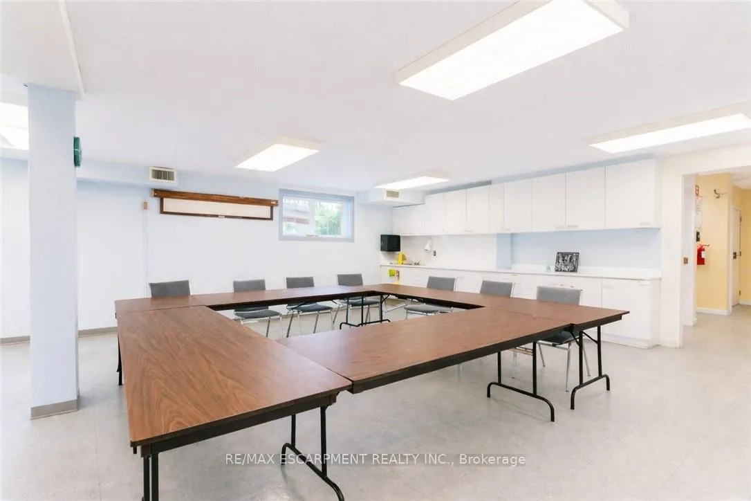Photo 26 of 142 Silverbirch Avenue, Hamilton, Villages of Glancaster — HOMEH