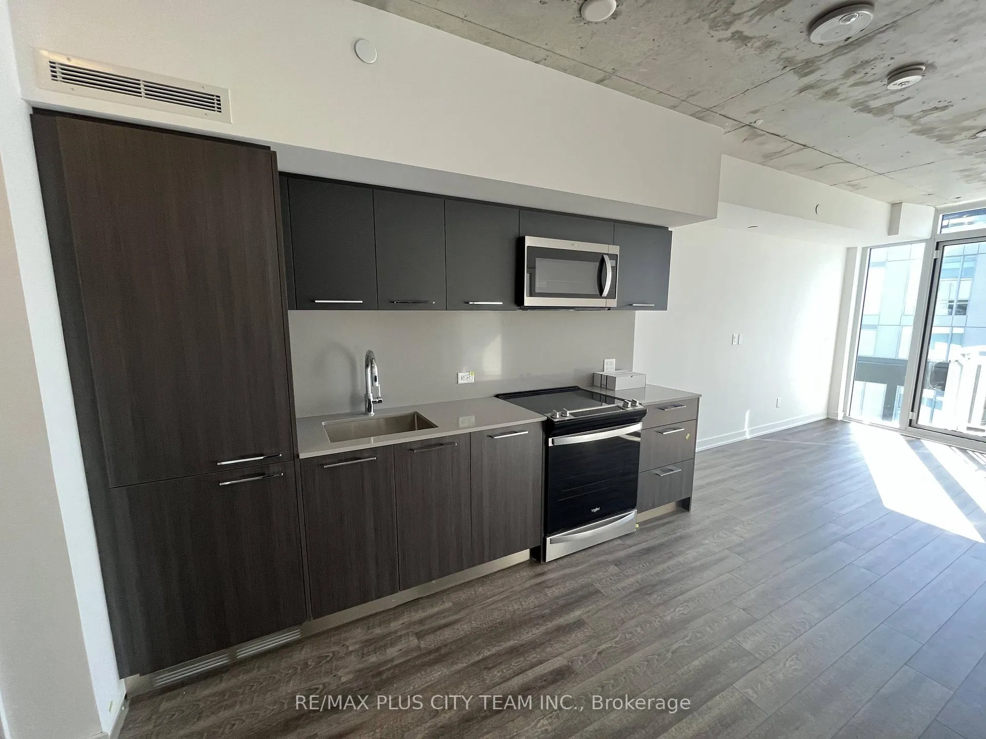 Photo 6 of Unit 1402, 45 Baseball Place, Toronto, South Riverdale — HOMEH