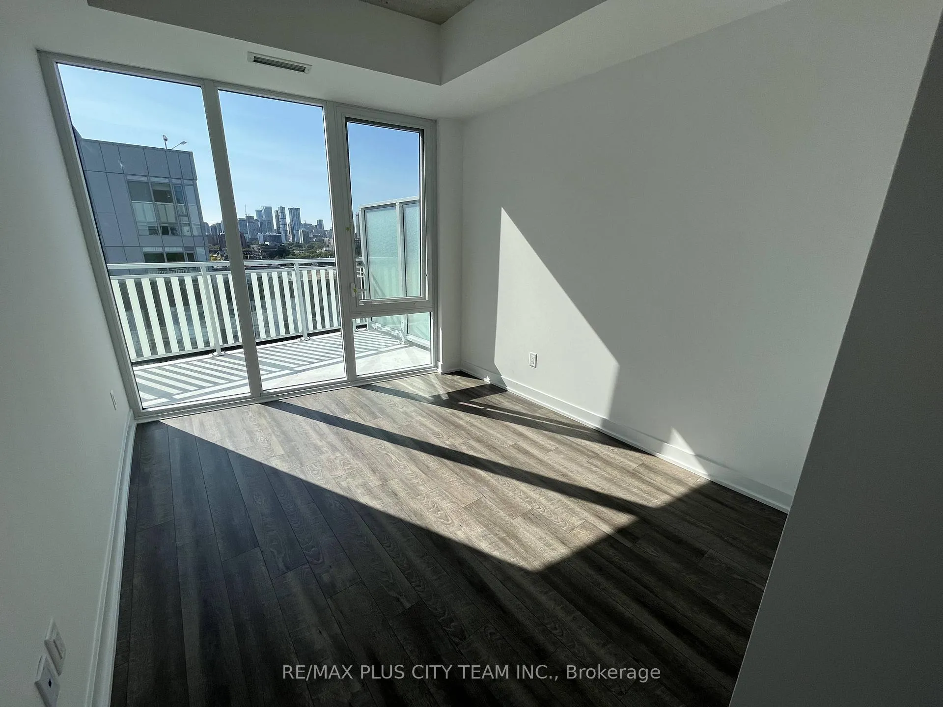 Photo 8 of Unit 1402, 45 Baseball Place, Toronto, South Riverdale — HOMEH