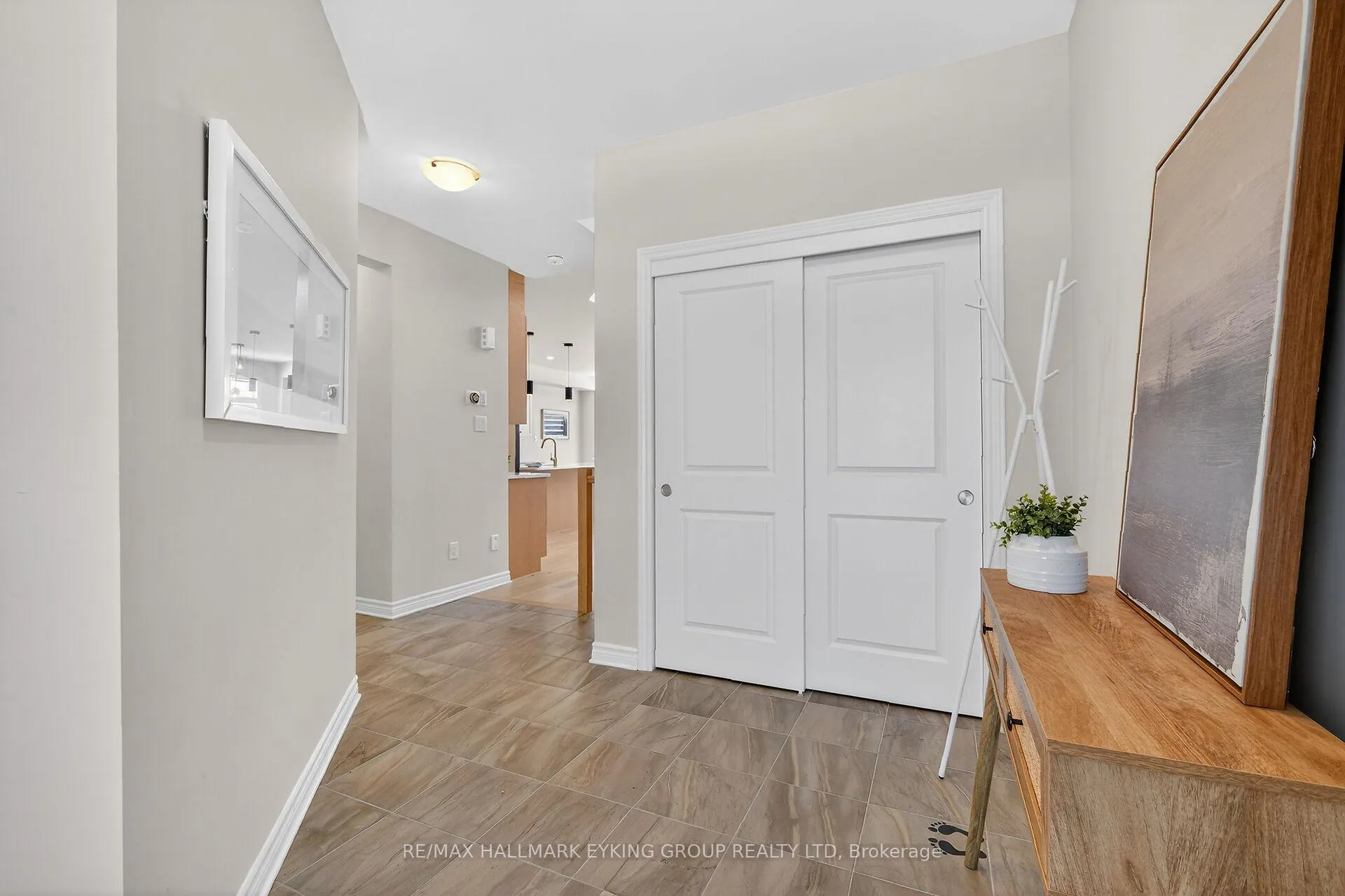 Photo 5 of 56 Viceroy Mews, Ottawa, Blossom Park/Kemp Park/Findlay Creek — HOMEH