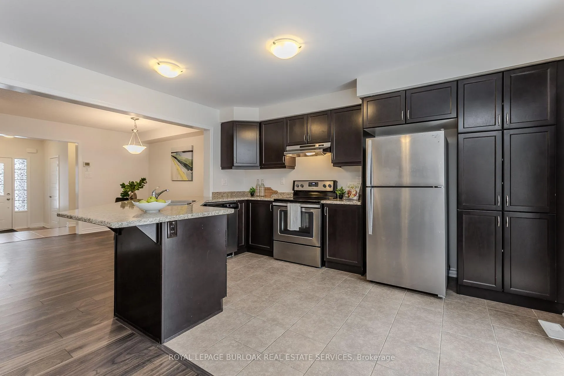 Photo 8 of 135 Mcmonies Drive, Hamilton, Waterdown — HOMEH