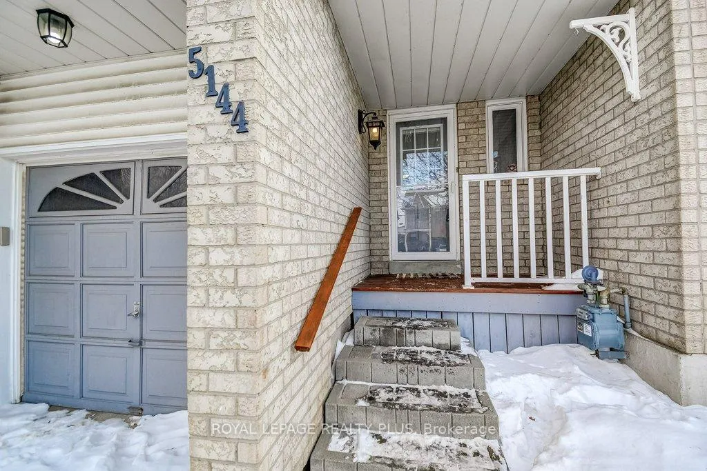 Photo 4 of 5144 Lampman Avenue, Burlington, Uptown — HOMEH
