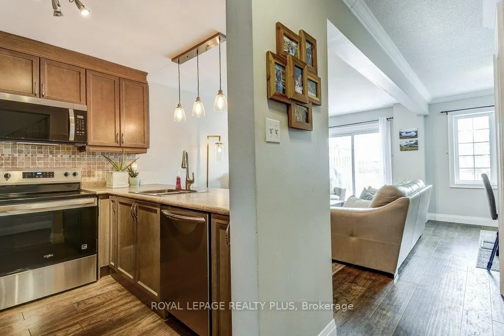 Photo 9 of 5144 Lampman Avenue, Burlington, Uptown — HOMEH