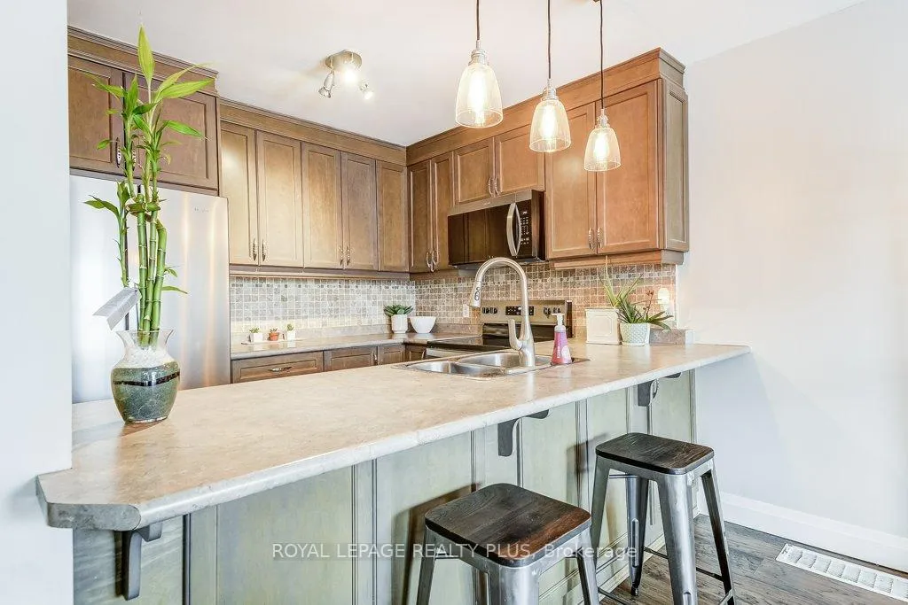 Photo 16 of 5144 Lampman Avenue, Burlington, Uptown — HOMEH