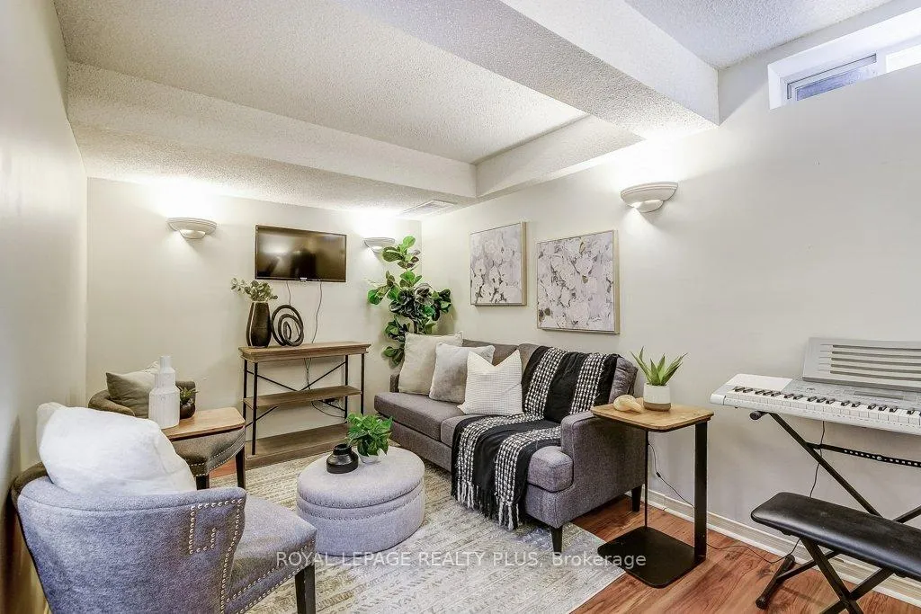 Photo 33 of 5144 Lampman Avenue, Burlington, Uptown — HOMEH