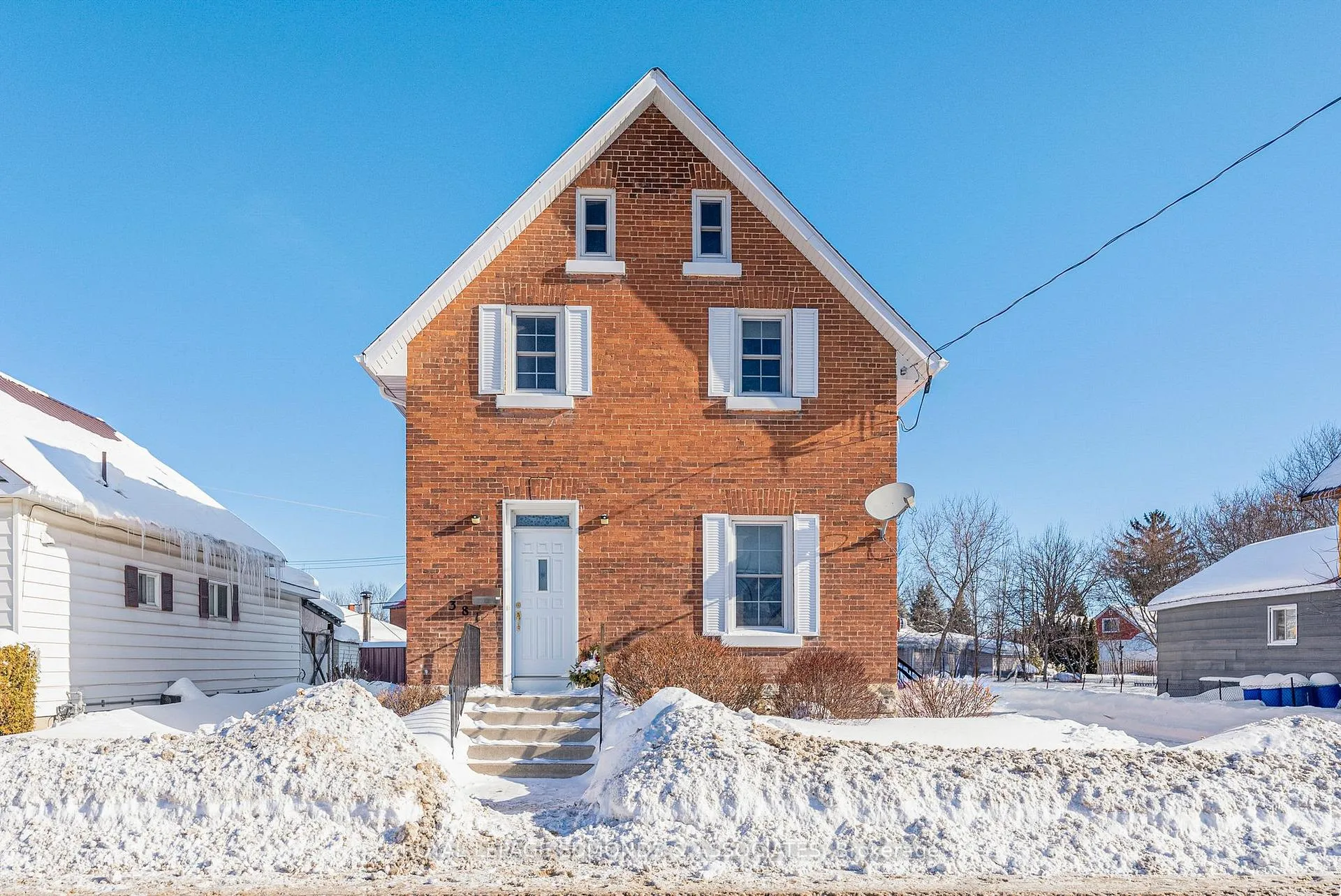 Photo 4 of 381 Everett Street, Pembroke — HOMEH