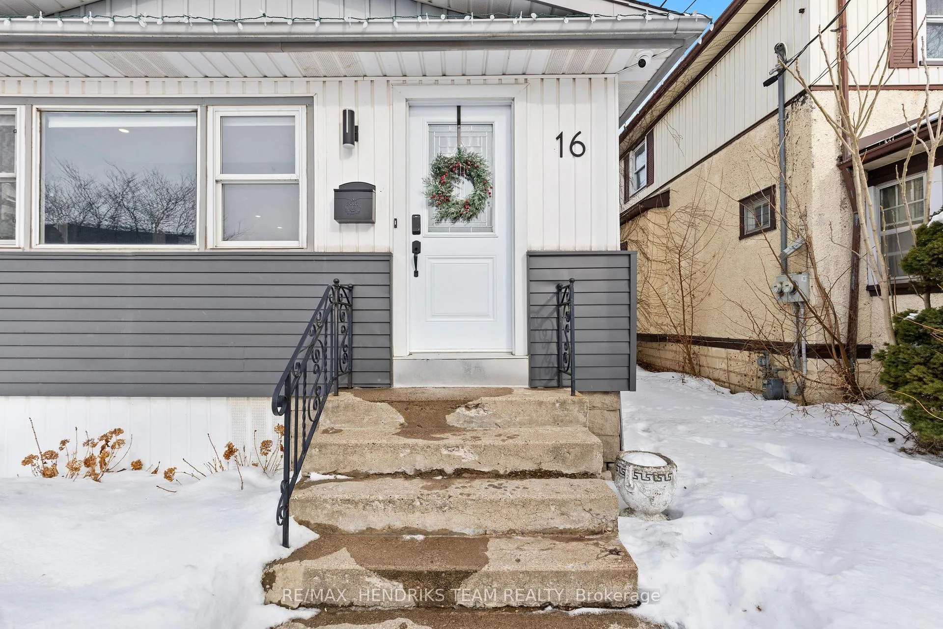 Photo 3 of 16 Haig Street, St. Catharines, Downtown — HOMEH