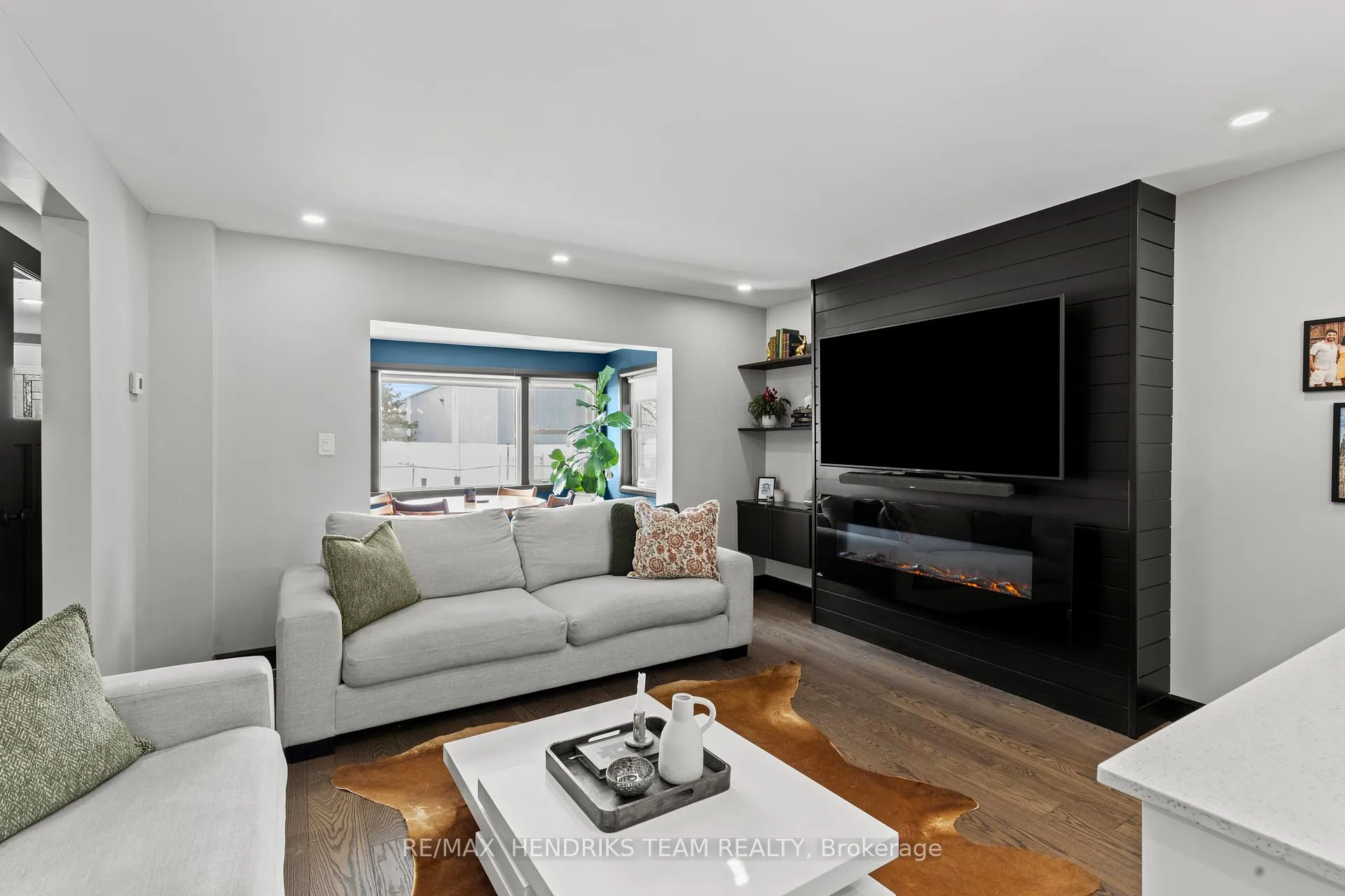 Photo 8 of 16 Haig Street, St. Catharines, Downtown — HOMEH