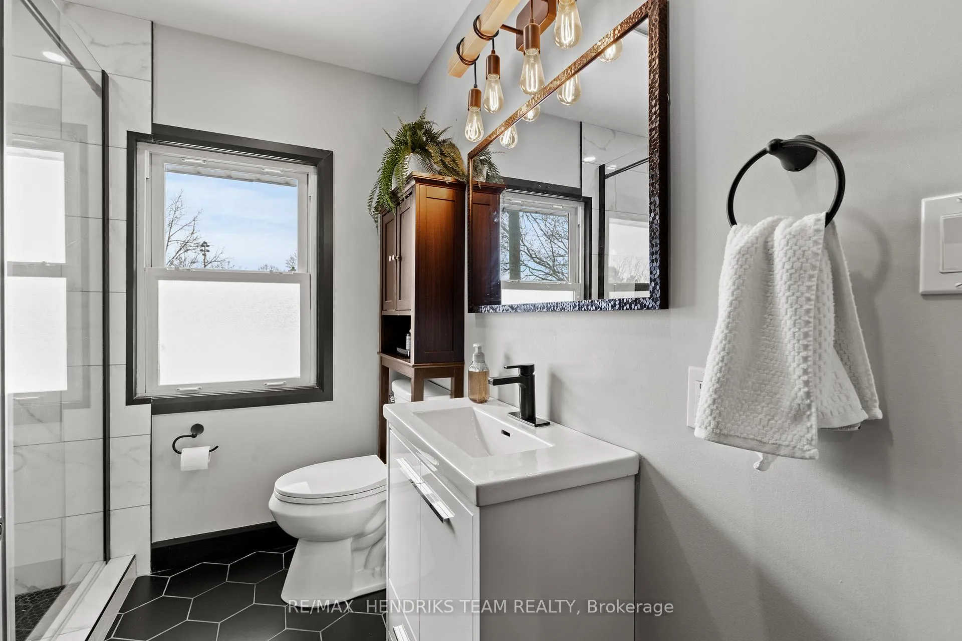 Photo 23 of 16 Haig Street, St. Catharines, Downtown — HOMEH