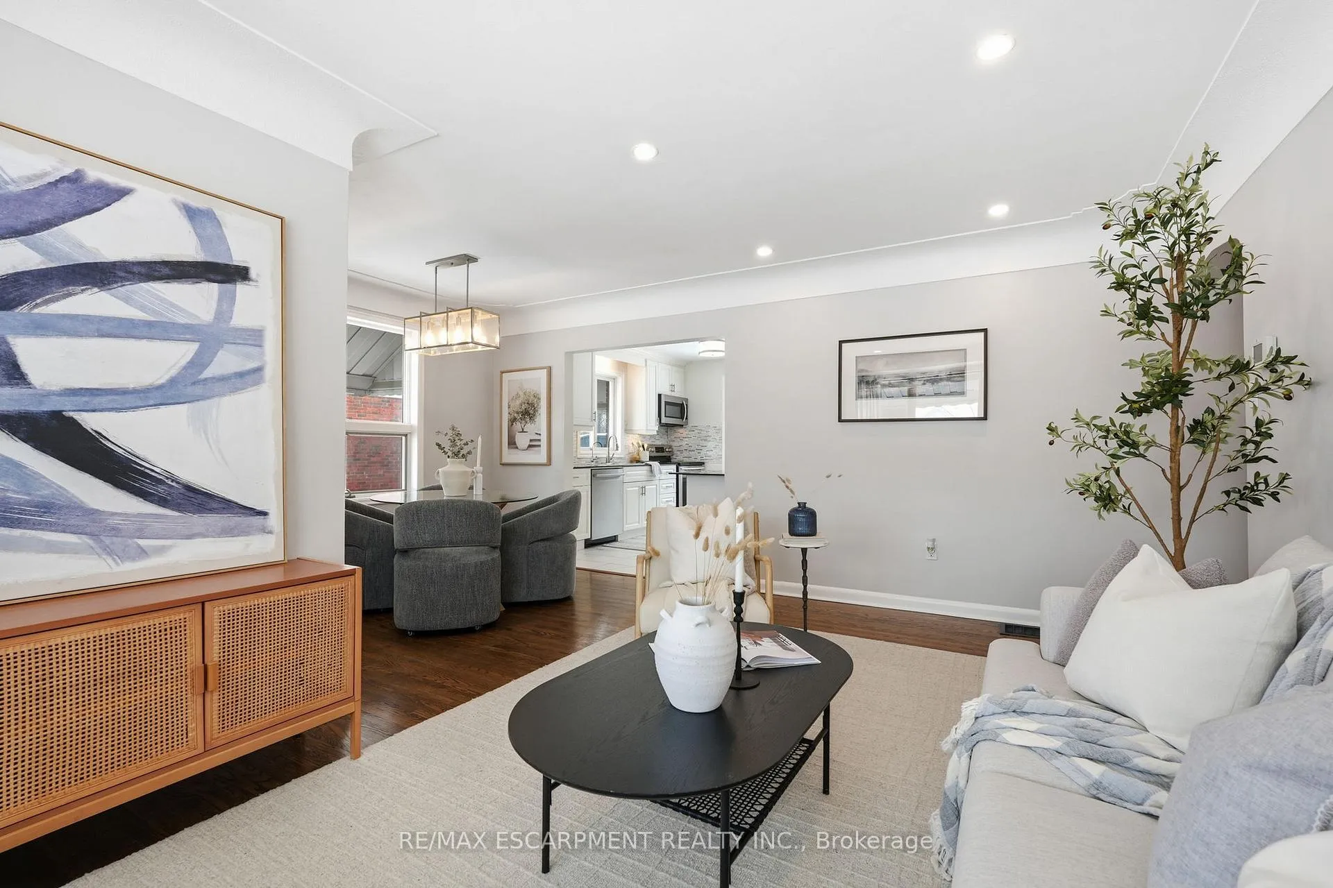 Photo 12 of 15 Mulock Avenue, Hamilton, Sunninghill — HOMEH