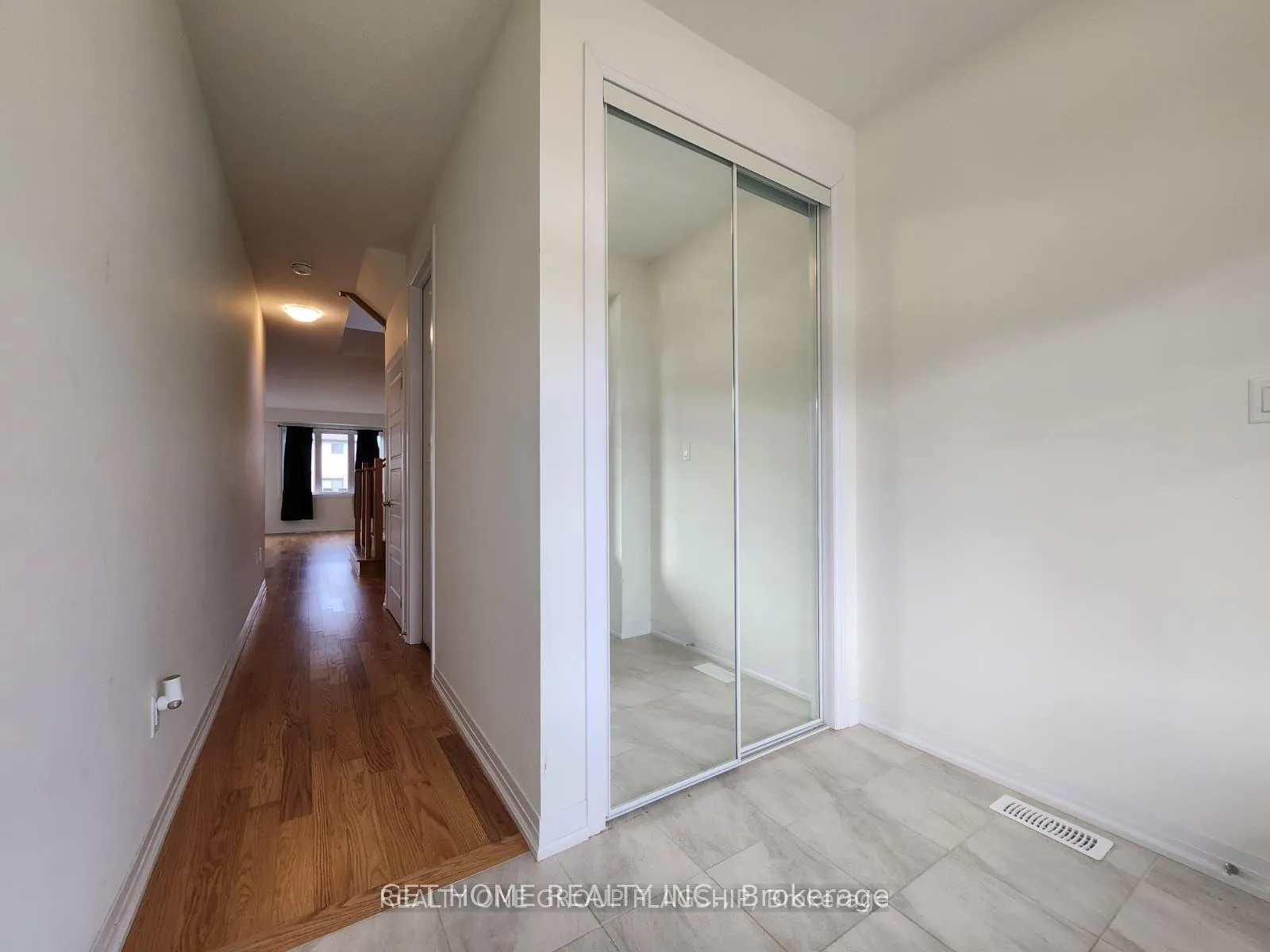 Photo 3 of 65 Velvet Way, Thorold, Rolling Meadows — HOMEH