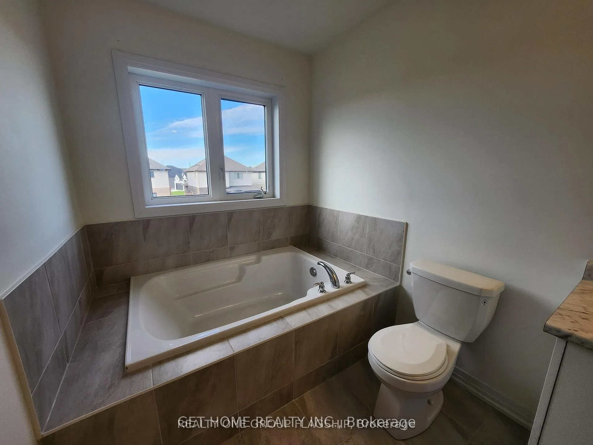 Photo 13 of 65 Velvet Way, Thorold, Rolling Meadows — HOMEH