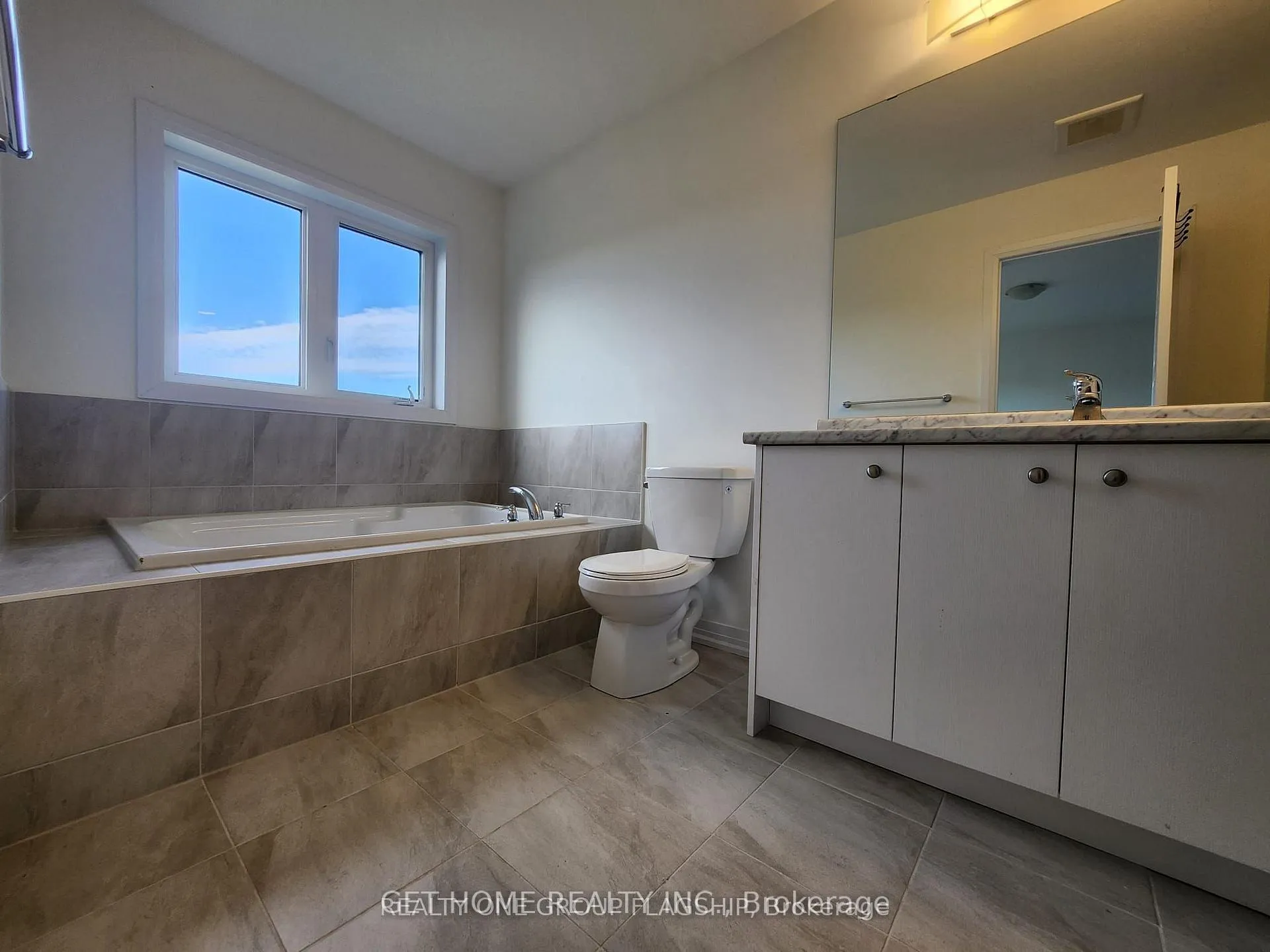 Photo 18 of 65 Velvet Way, Thorold, Rolling Meadows — HOMEH