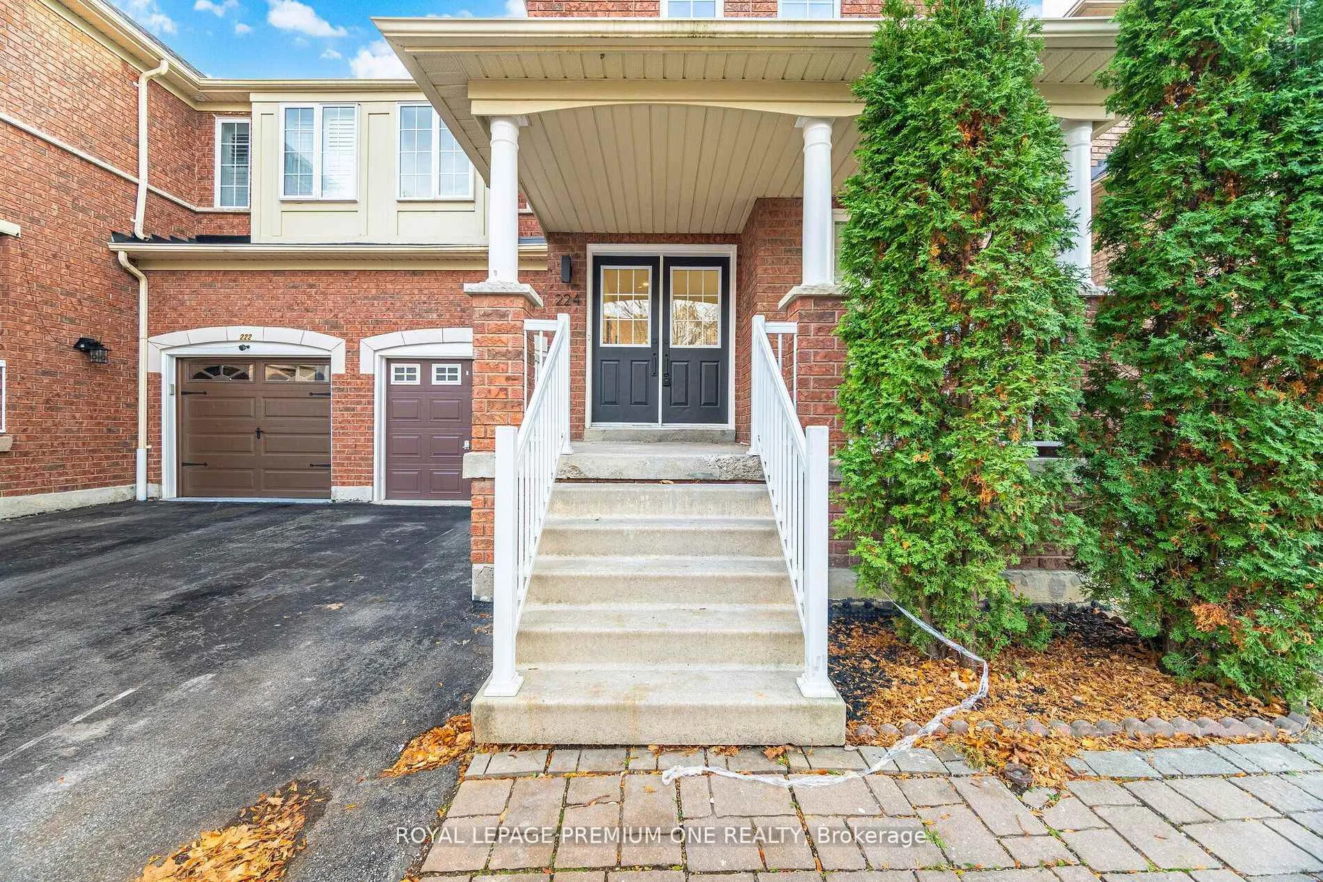 Photo 6 of 224 Hollywood Hill Circle, Vaughan, Vellore Village — HOMEH