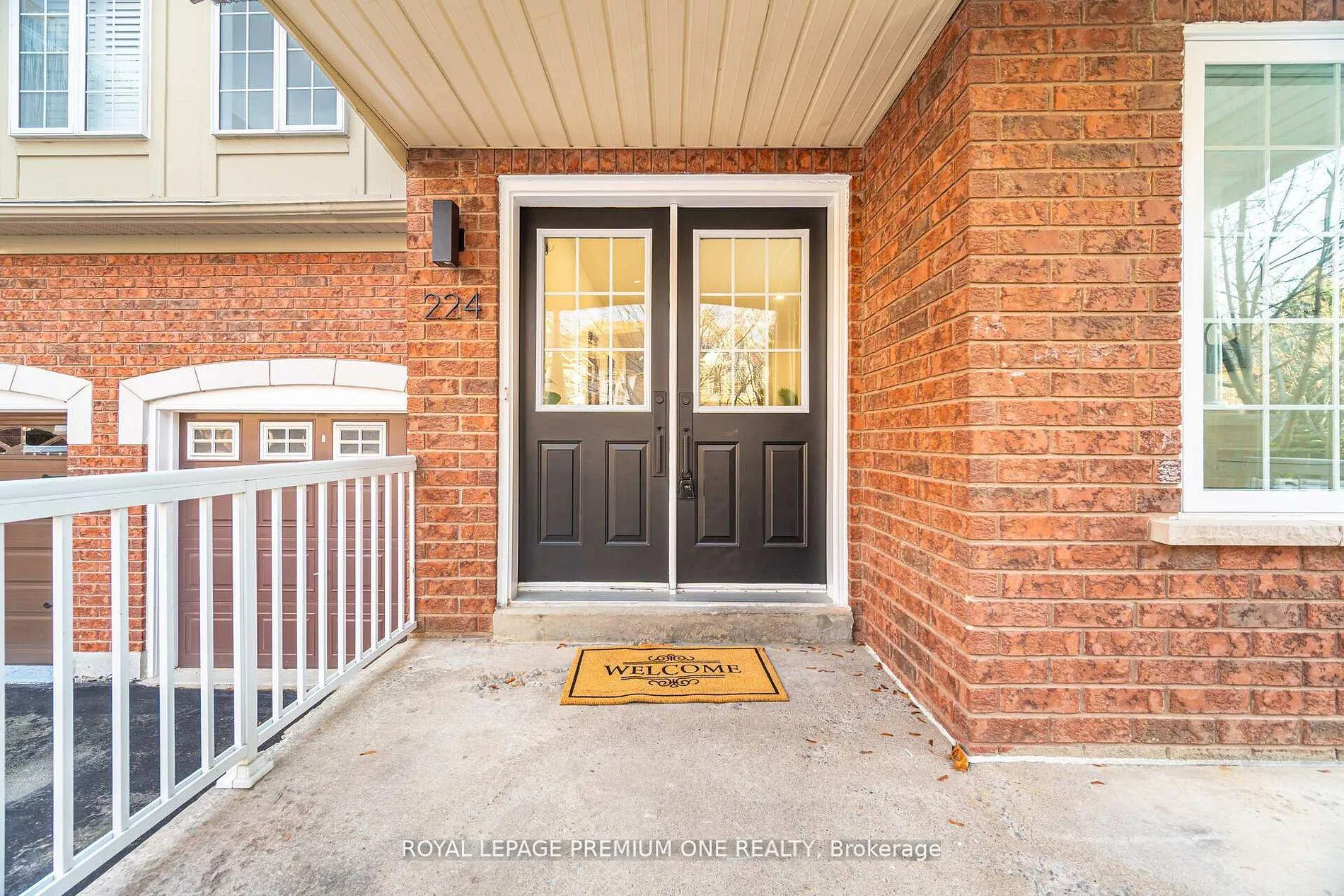 Photo 7 of 224 Hollywood Hill Circle, Vaughan, Vellore Village — HOMEH