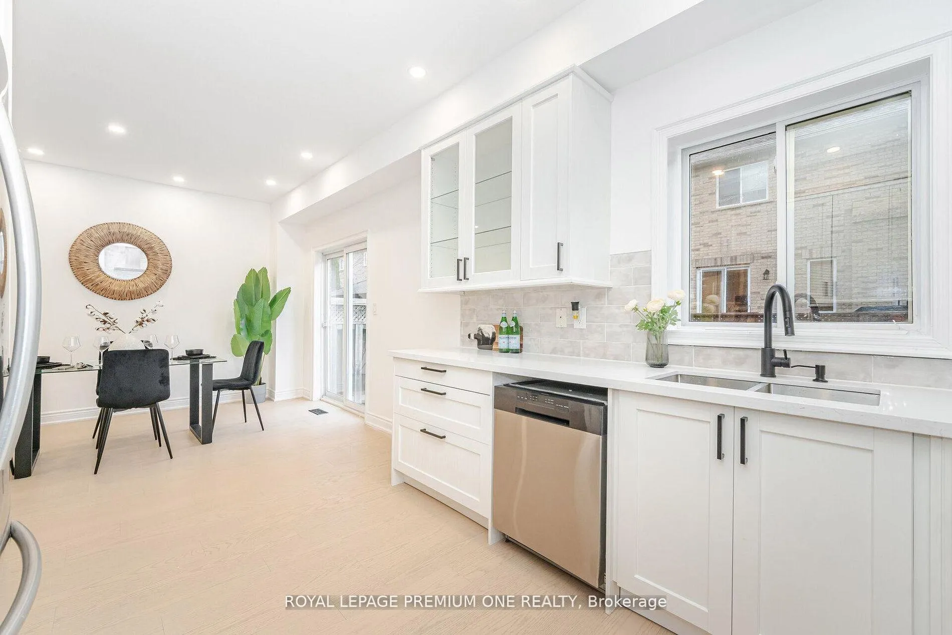Photo 17 of 224 Hollywood Hill Circle, Vaughan, Vellore Village — HOMEH