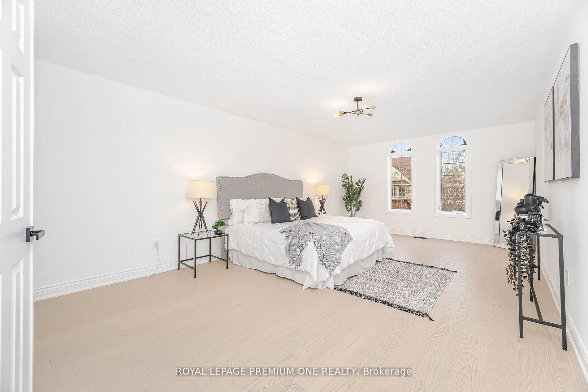 Photo 26 of 224 Hollywood Hill Circle, Vaughan, Vellore Village — HOMEH
