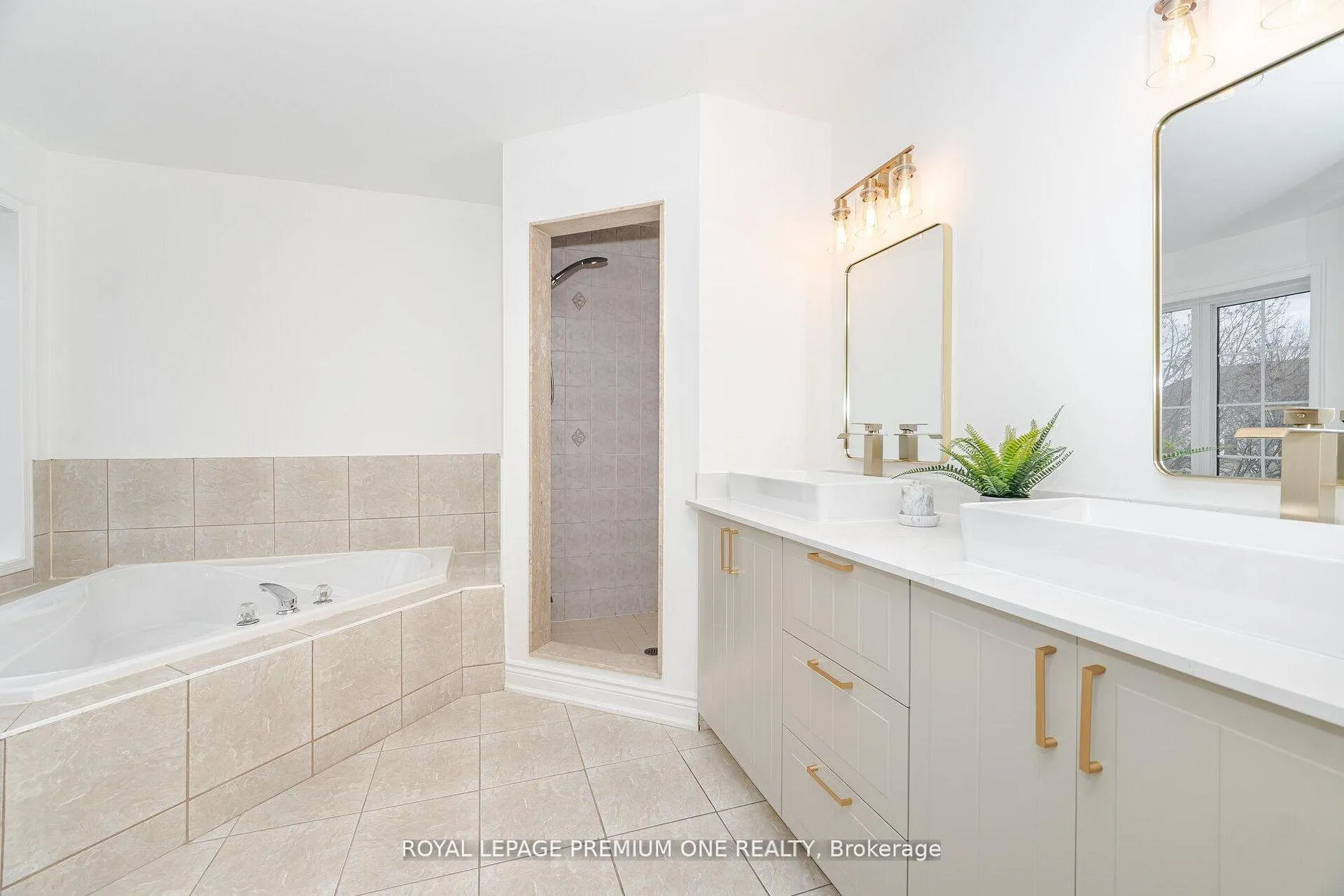 Photo 30 of 224 Hollywood Hill Circle, Vaughan, Vellore Village — HOMEH