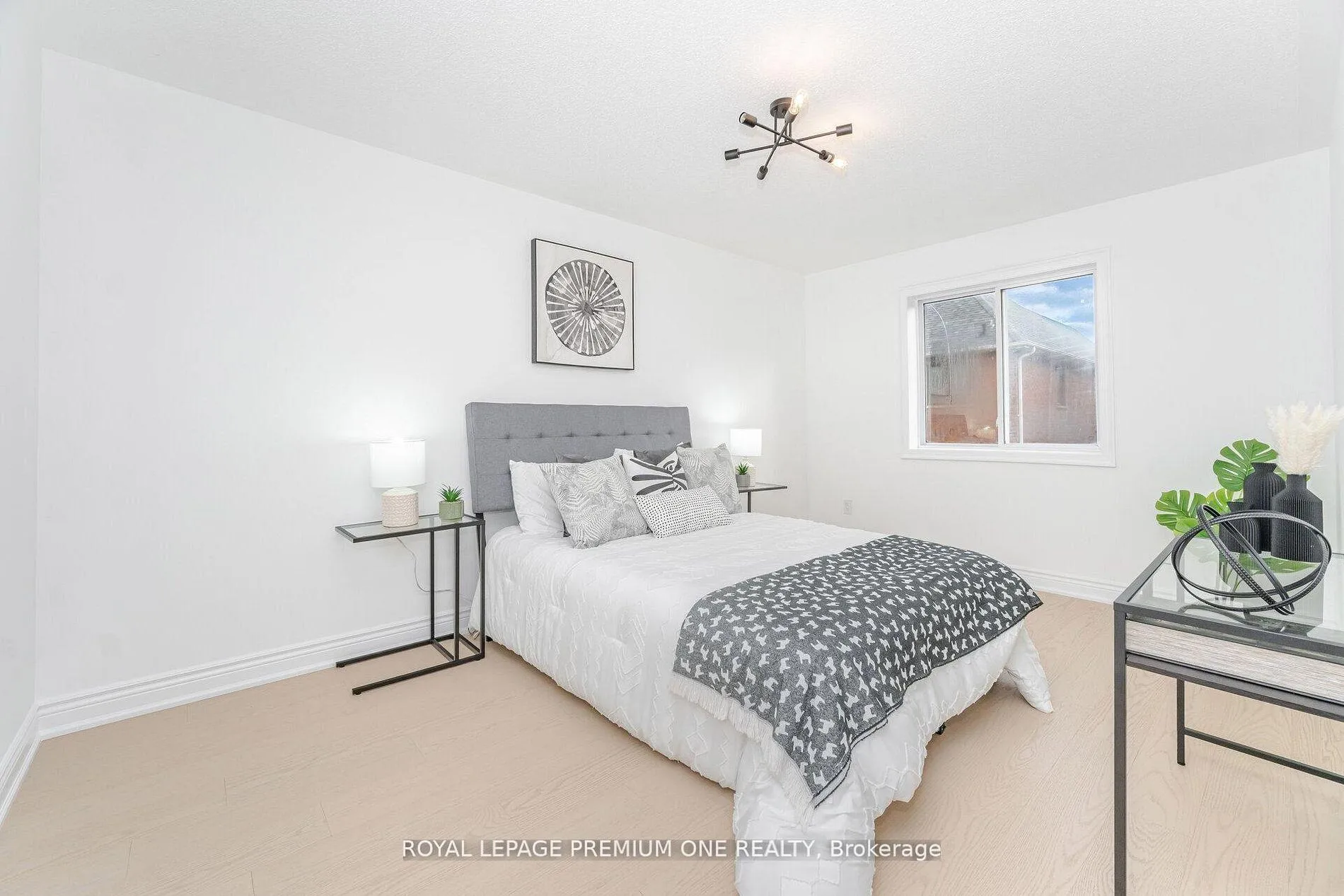 Photo 34 of 224 Hollywood Hill Circle, Vaughan, Vellore Village — HOMEH