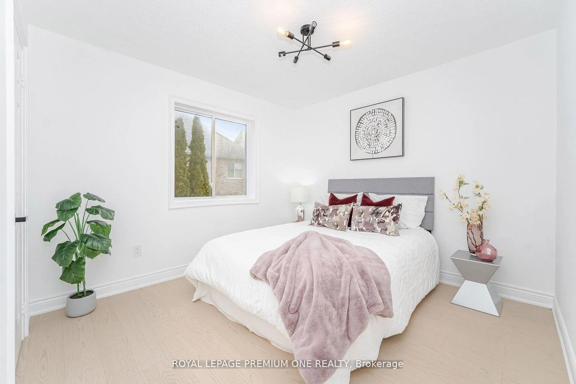 Photo 36 of 224 Hollywood Hill Circle, Vaughan, Vellore Village — HOMEH