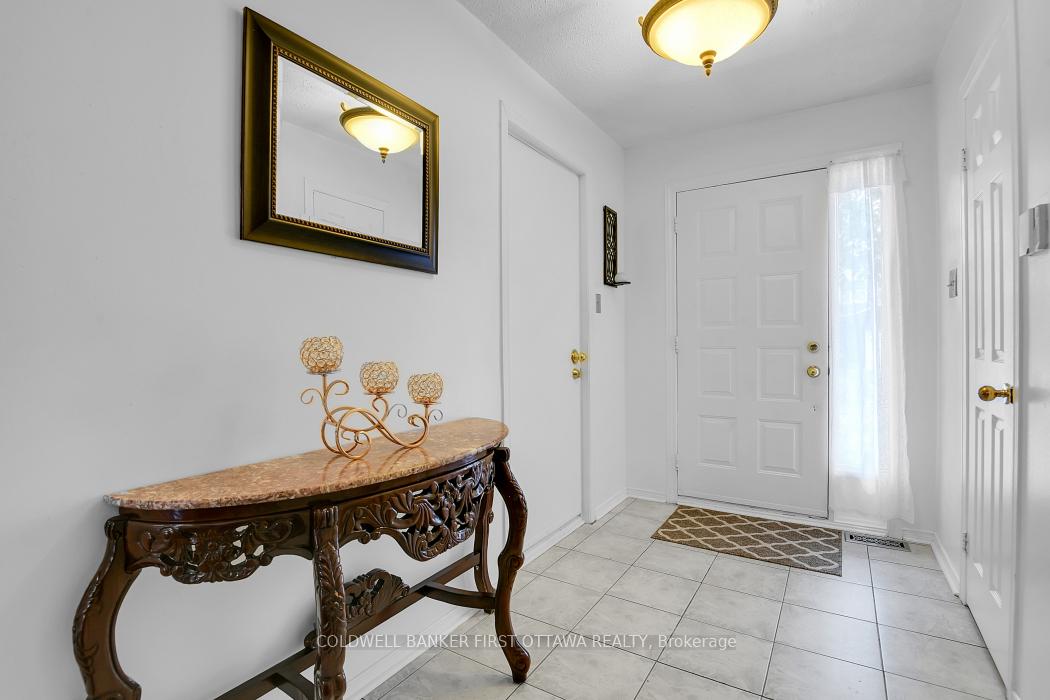 Photo 2 of 23 Manju Street, Ottawa, Hunt Club Park — HOMEH