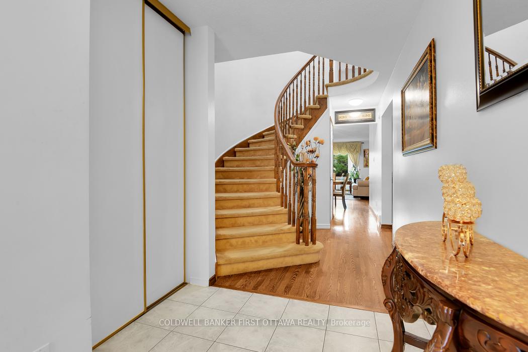 Photo 3 of 23 Manju Street, Ottawa, Hunt Club Park — HOMEH