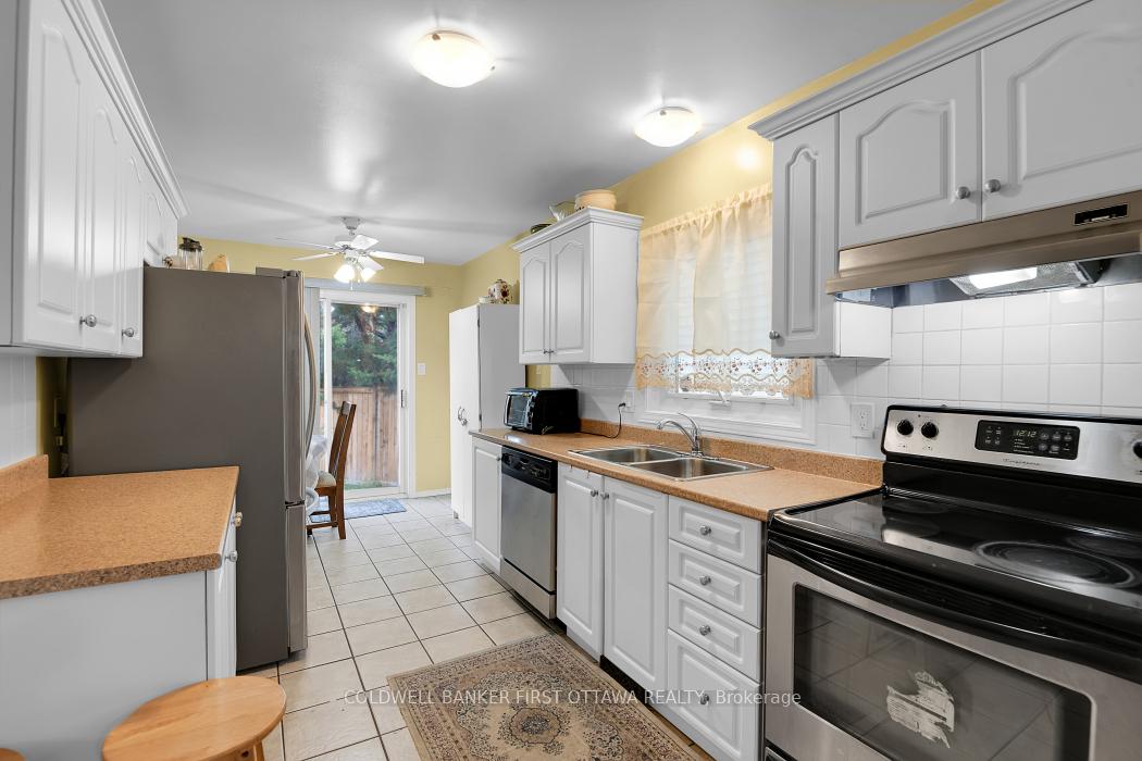 Photo 11 of 23 Manju Street, Ottawa, Hunt Club Park — HOMEH