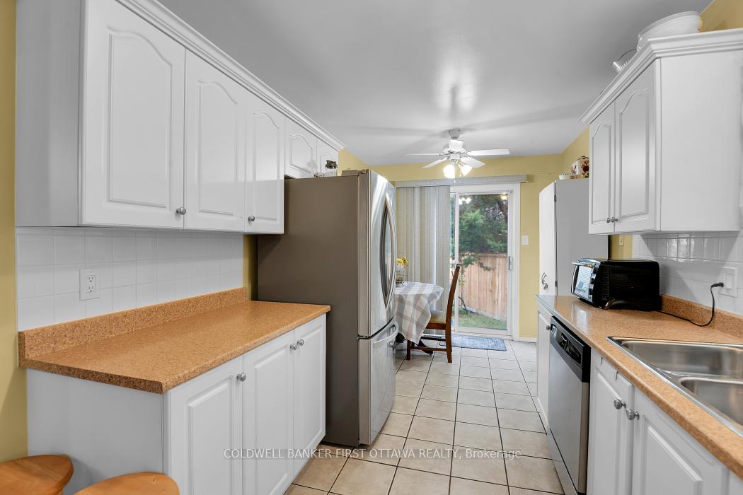 Photo 12 of 23 Manju Street, Ottawa, Hunt Club Park — HOMEH