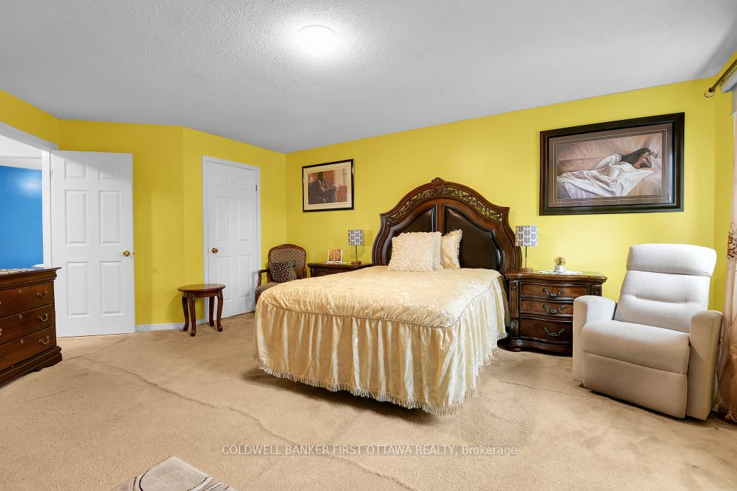 Photo 18 of 23 Manju Street, Ottawa, Hunt Club Park — HOMEH