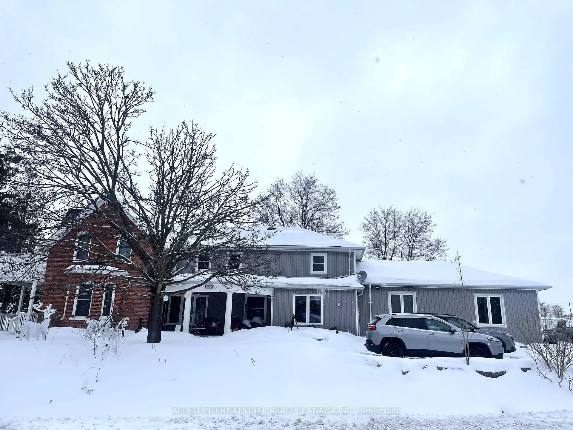 Front of 150 Tamblyn Road