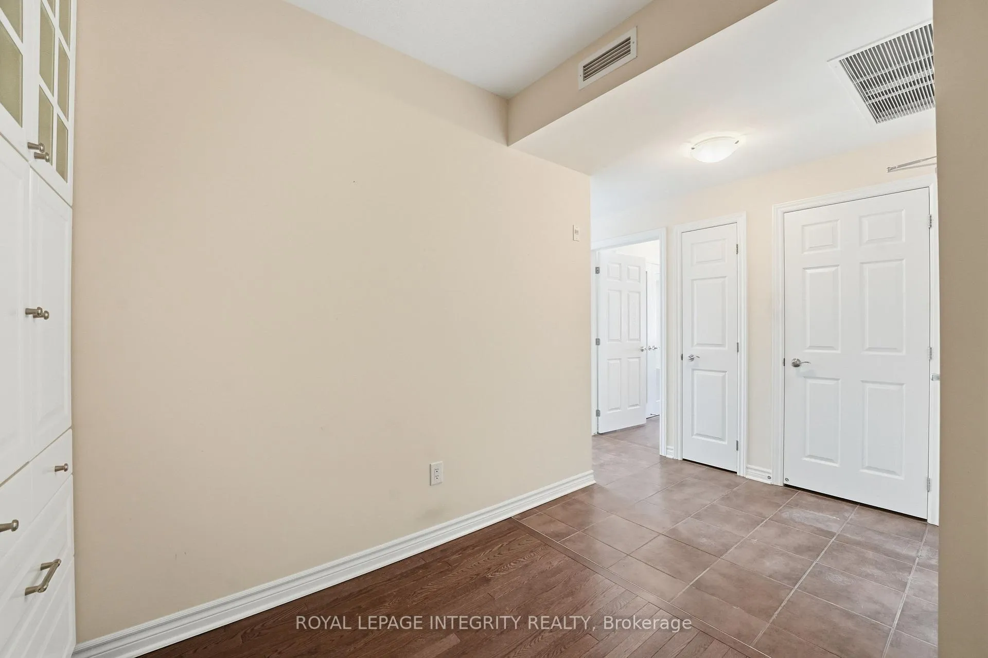 Photo 14 of Unit 302, 180 Guelph Private, Ottawa, Kanata - Kanata Lakes/Heritage Hills — HOMEH