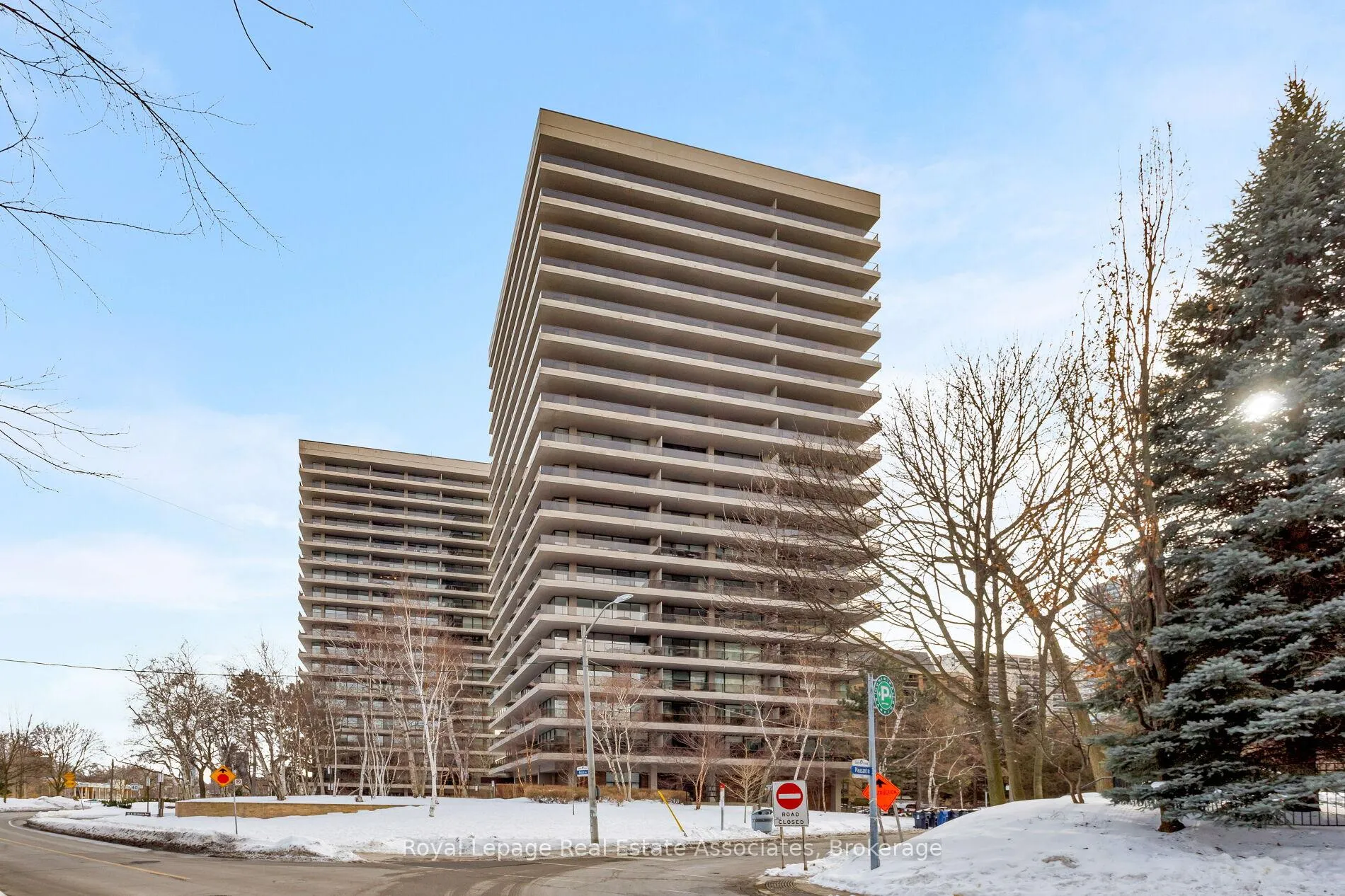 Photo 1 of Unit 602, 20 Avoca Avenue, Toronto, Rosedale-Moore Park — HOMEH