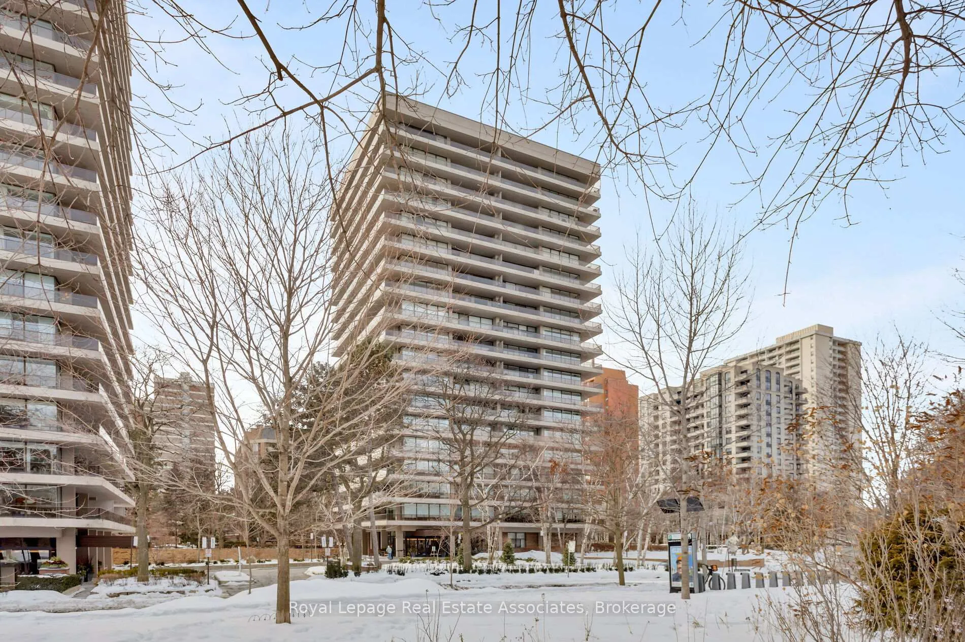Photo 2 of Unit 602, 20 Avoca Avenue, Toronto, Rosedale-Moore Park — HOMEH