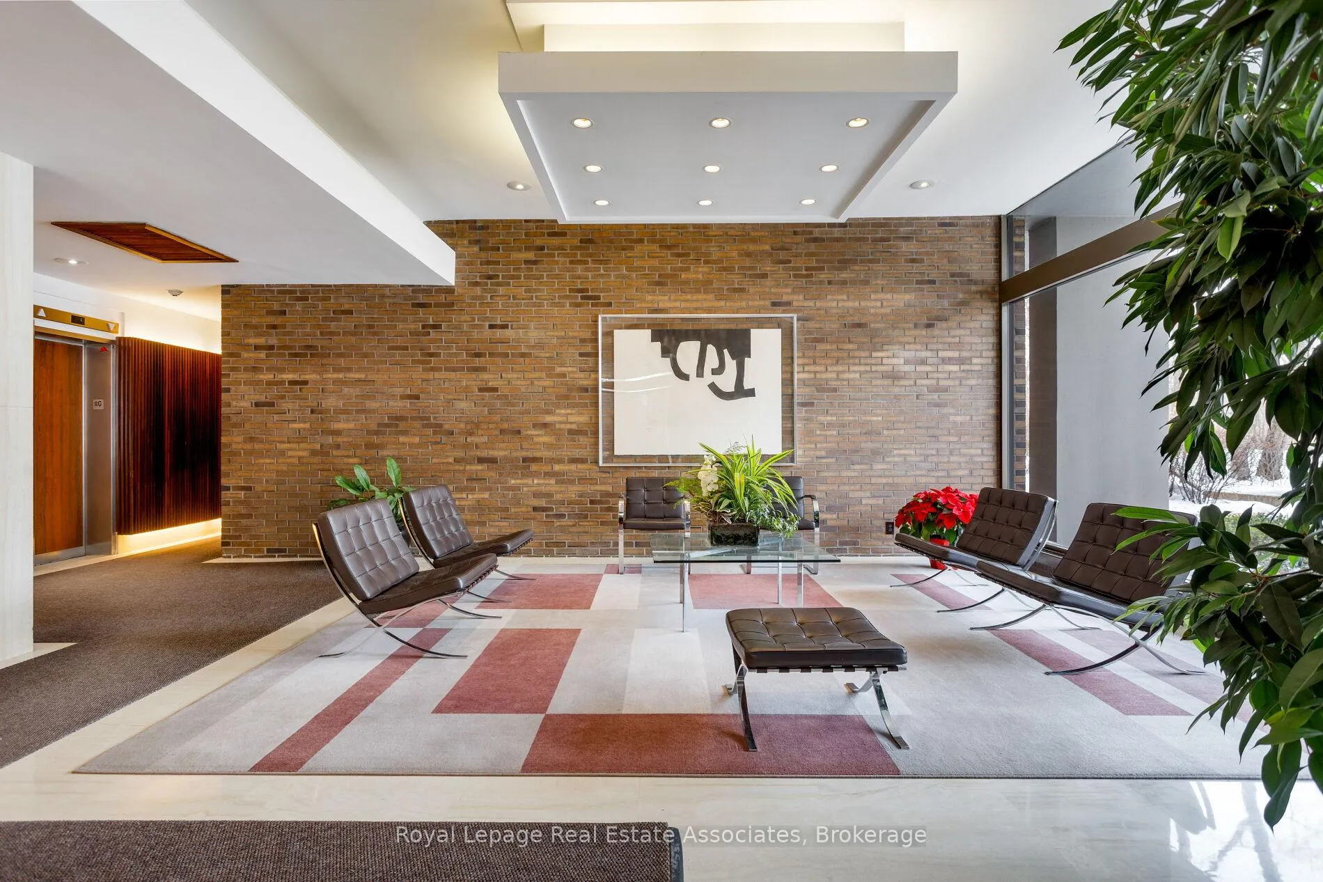 Photo 5 of Unit 602, 20 Avoca Avenue, Toronto, Rosedale-Moore Park — HOMEH