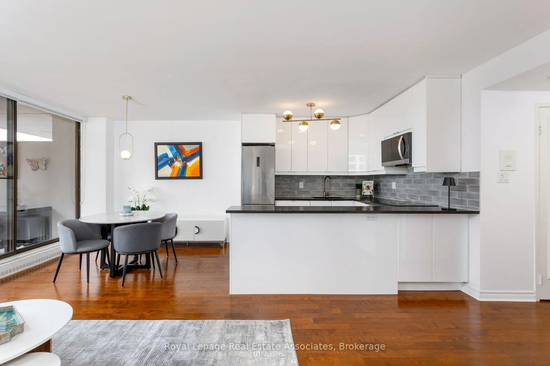 Photo 7 of Unit 602, 20 Avoca Avenue, Toronto, Rosedale-Moore Park — HOMEH