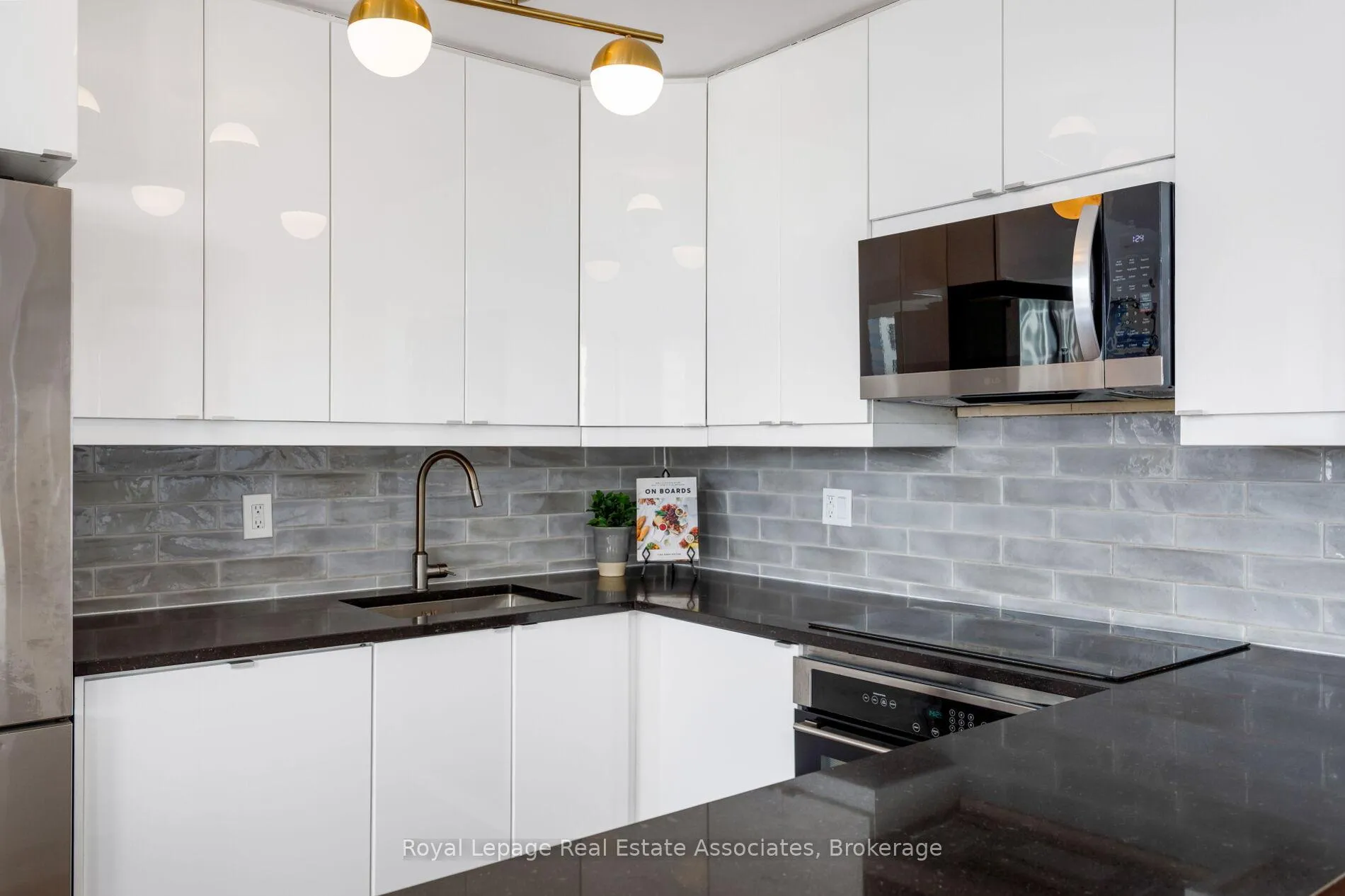 Photo 16 of Unit 602, 20 Avoca Avenue, Toronto, Rosedale-Moore Park — HOMEH