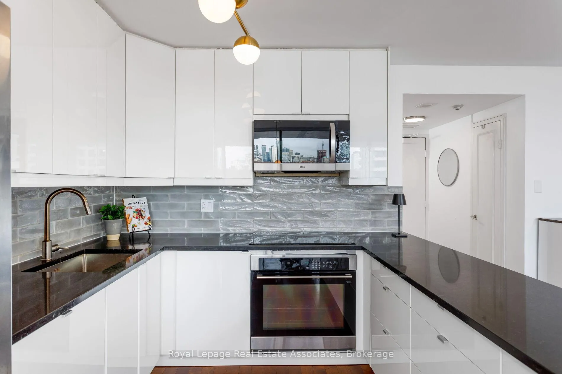 Photo 17 of Unit 602, 20 Avoca Avenue, Toronto, Rosedale-Moore Park — HOMEH
